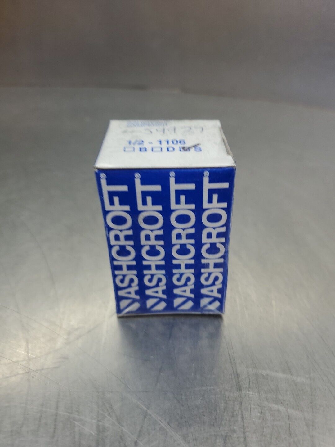 ASHCROFT 1/2 - 1106 S PULSATION DAMPENER.                                   6D-5