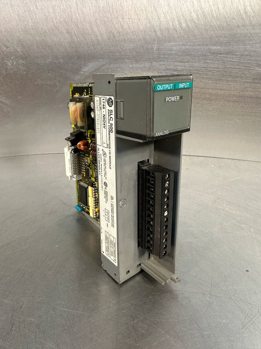 Allen Bradley 1746-NIO4V /A  SLC500                       (7.2.2)