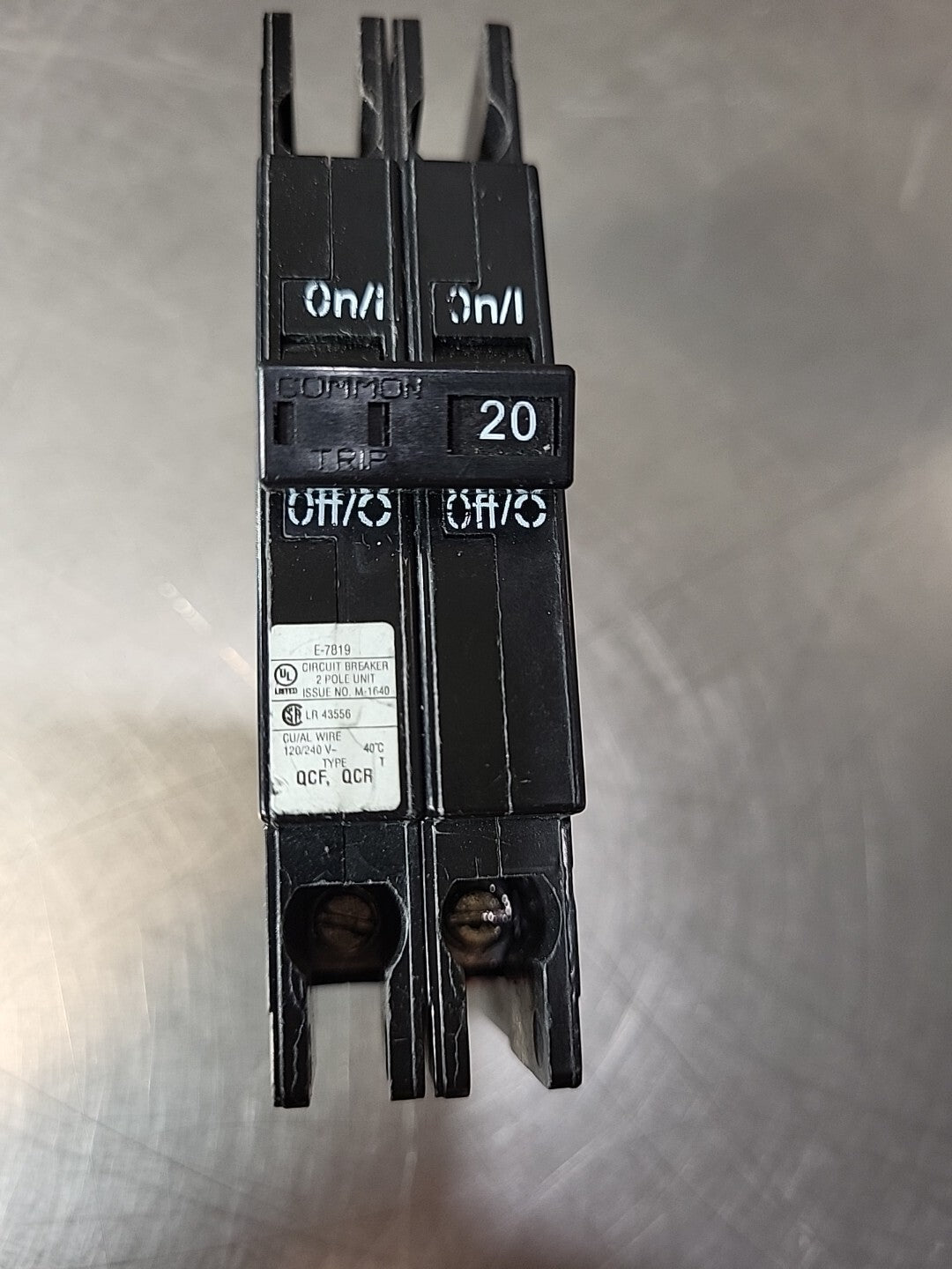 Eaton 7819 2 pole 20 amp breaker M1640 (BIN354)