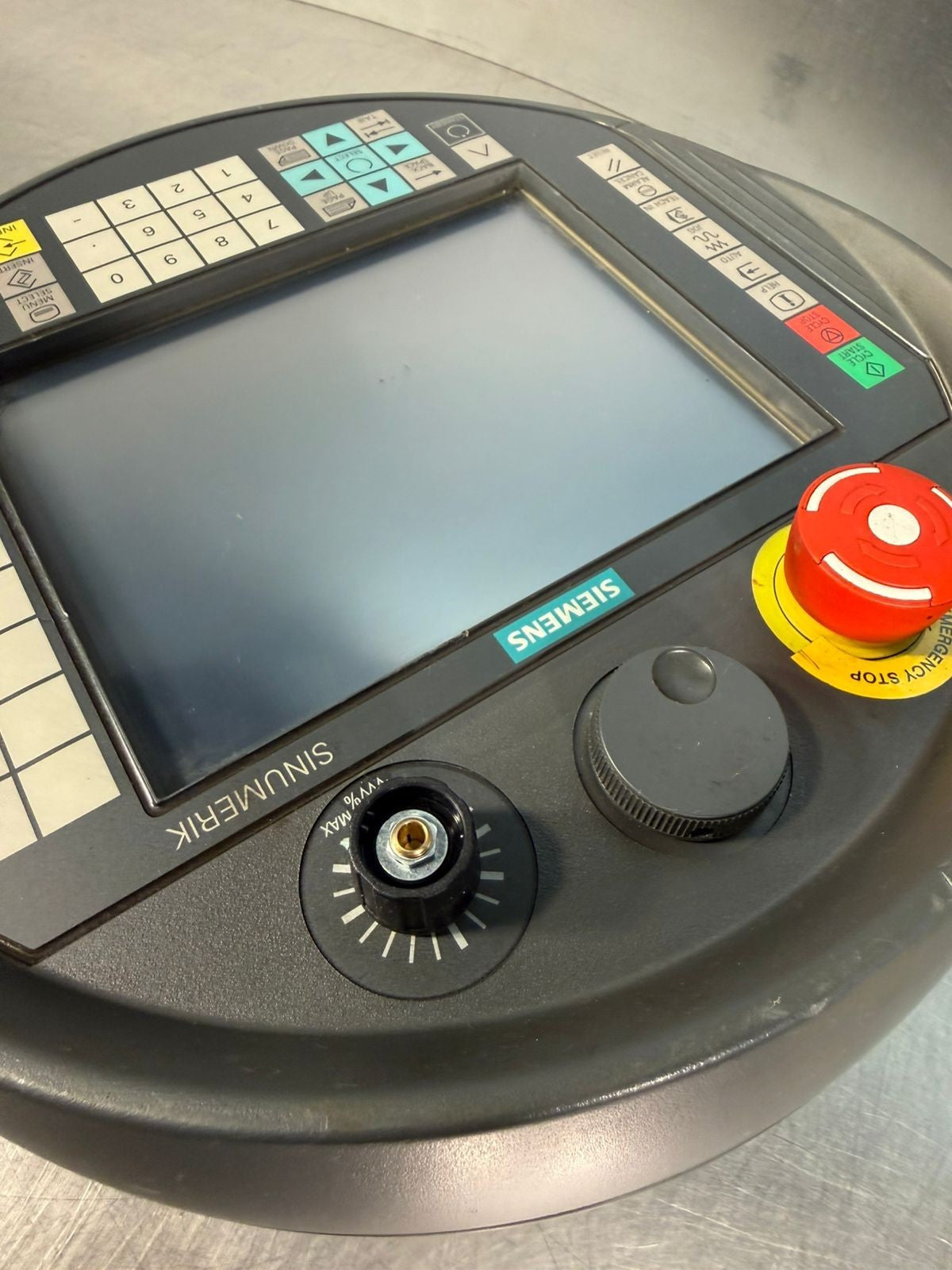 Siemens 6FC5403-0AA20-1AA0 Sinumerik Ht 8 w. Handwheel             (4.5.1)