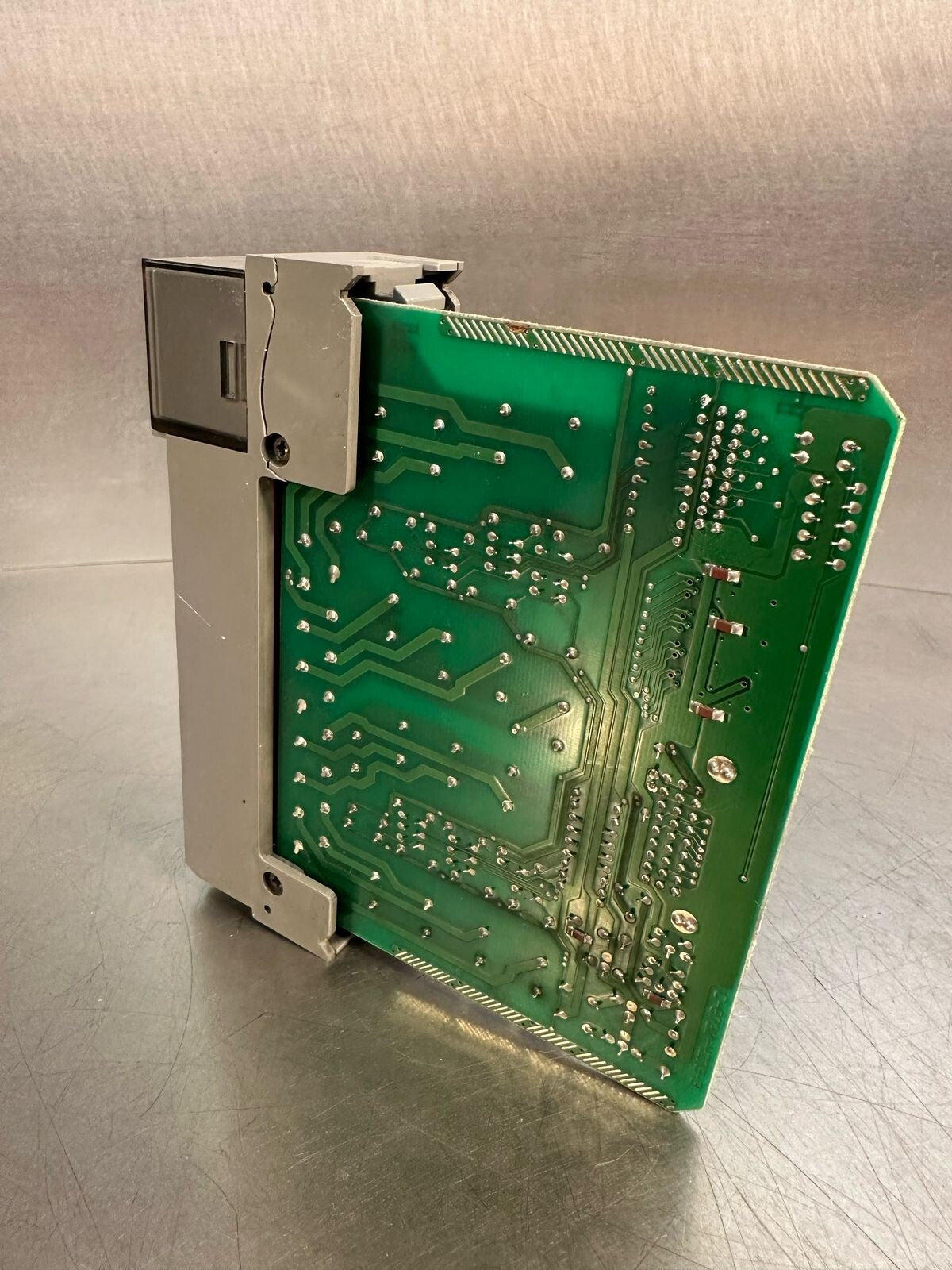 Allen Bradley 1746-OW16 /C SLC 500 Output Module 1746OW16 (7.4.3)