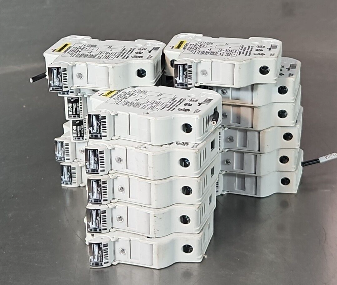 Cooper Bussmann CHCC 30amp Single-Pole Fuse Holder  LOT OF 21            loc4B11