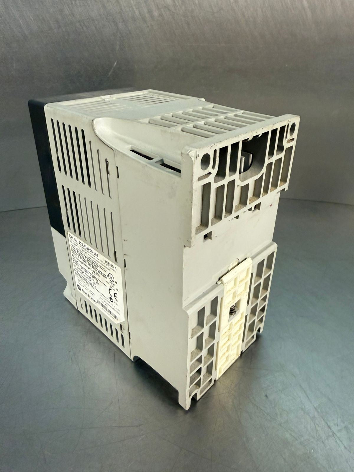 Allen Bradley 22A-D4P0N104/A PowerFlex 4, 1.5 W 2HP                (8.6.3)