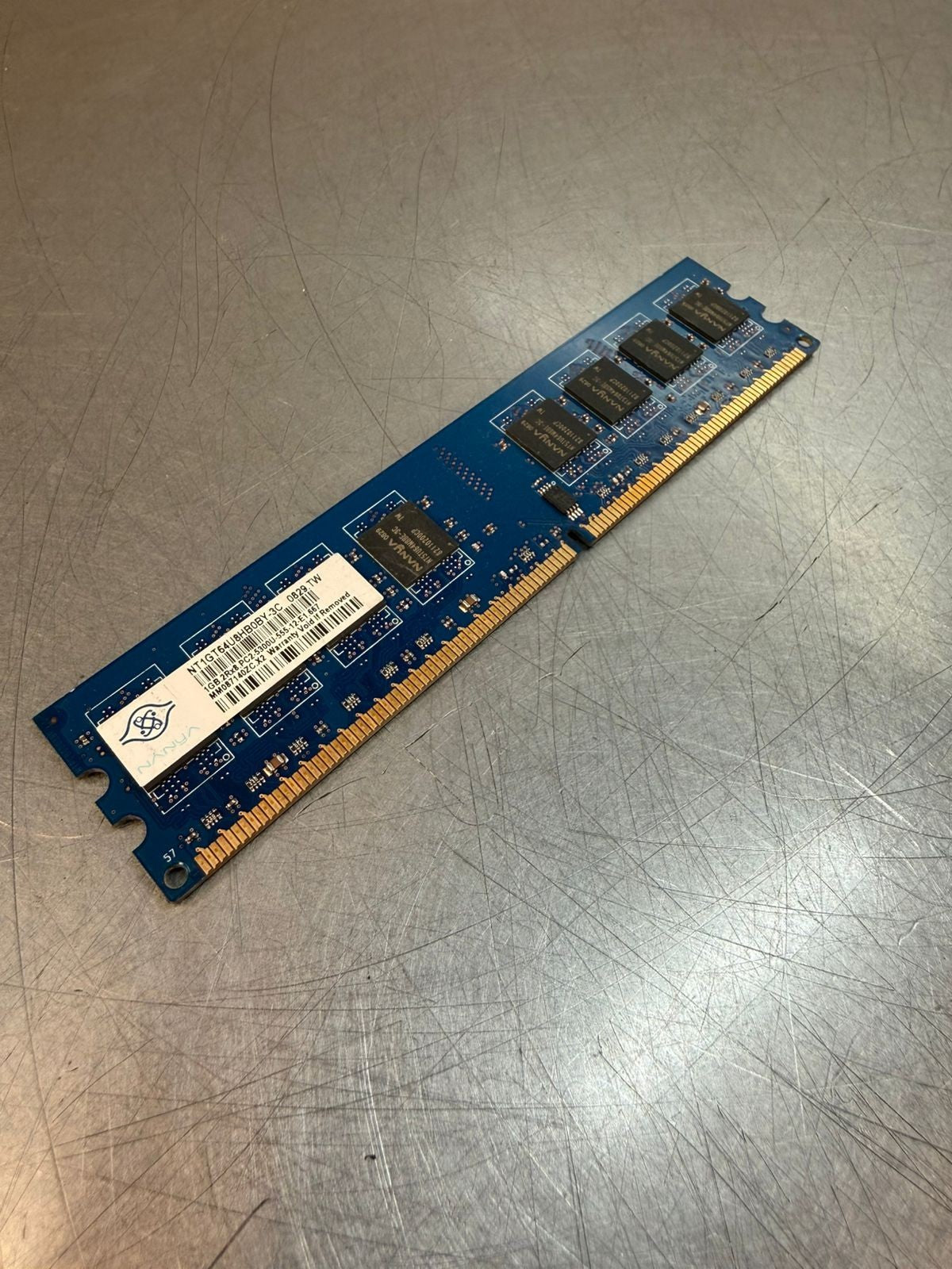 Nanya 1GB NT1GT64U8HB0BY-3C 1GB.2Rx8 PC2-5300U                     (5.3.5)