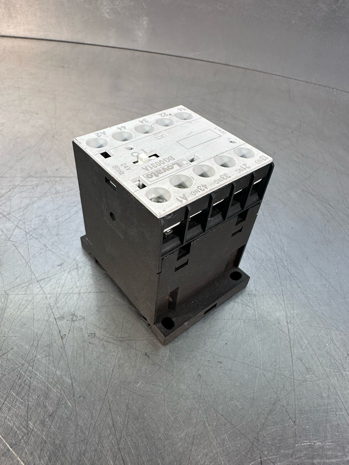 Lovato BG0031A Contactor 24V 60HZ                                   (7.2.5)