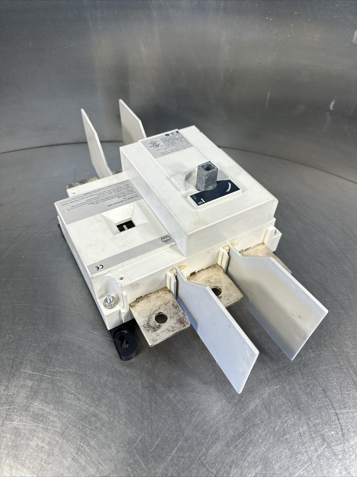 Eaton - Cutler Hammer R9D3400U NON-FUSIBLE ROTARY SWITCH (BIN-1.6.5)