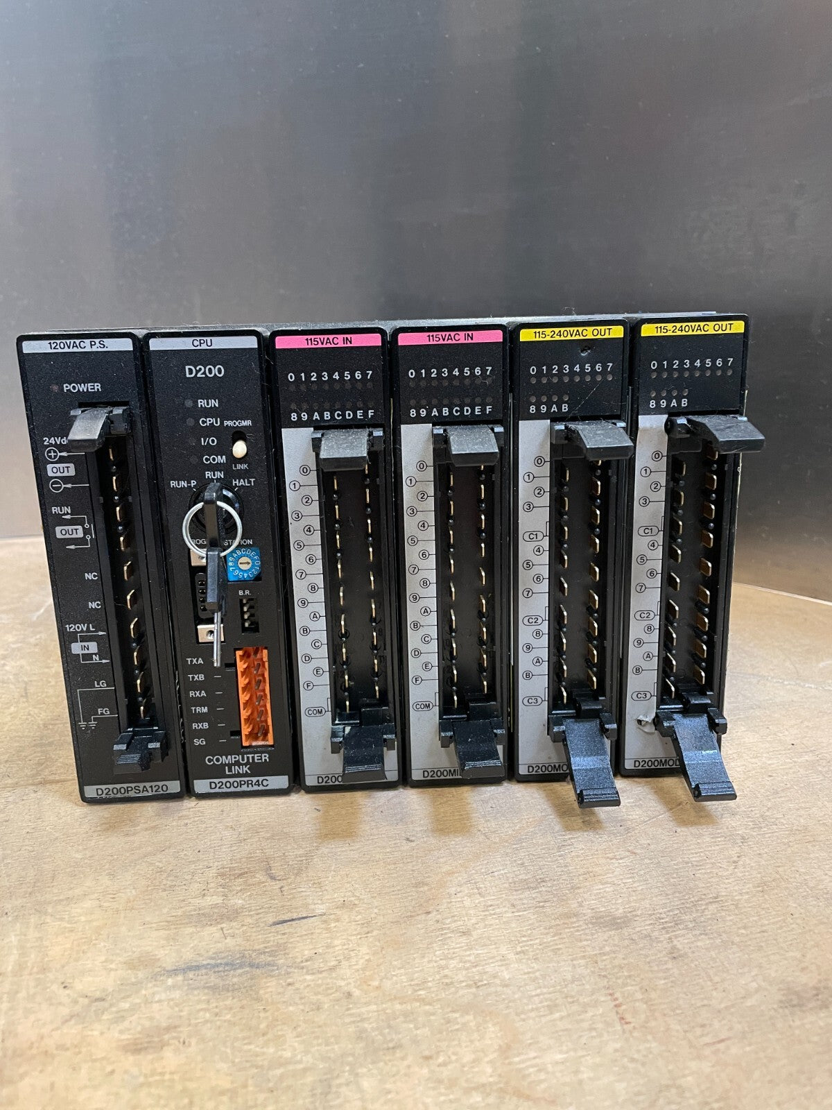 Eaton Cutler Hammer D200MOD1615A Series A1 240VAC Input PLC Module