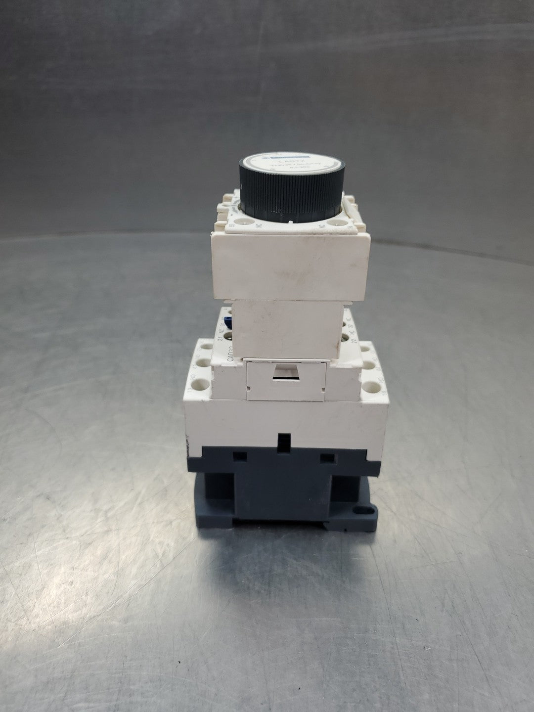 47085305