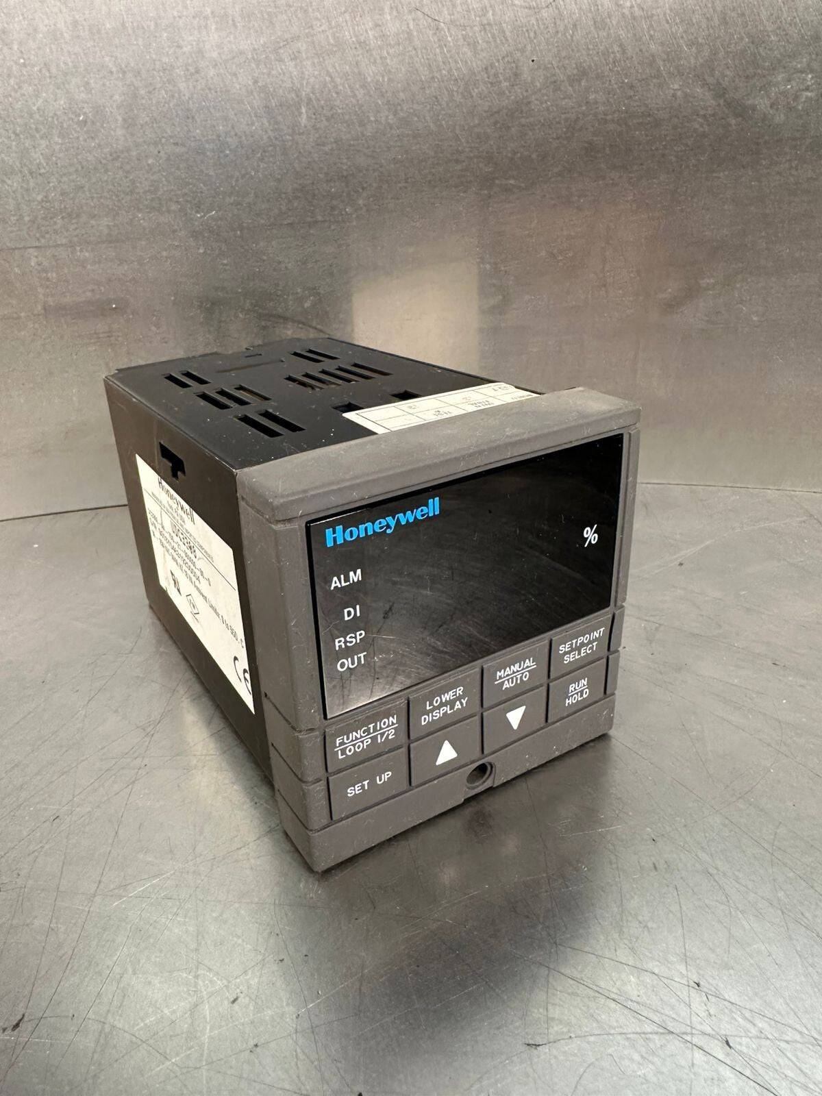  Honeywell UDC3300 DC330E    DC330E-AA-1D0-21-0A00D0-00-0             (7.4.1)