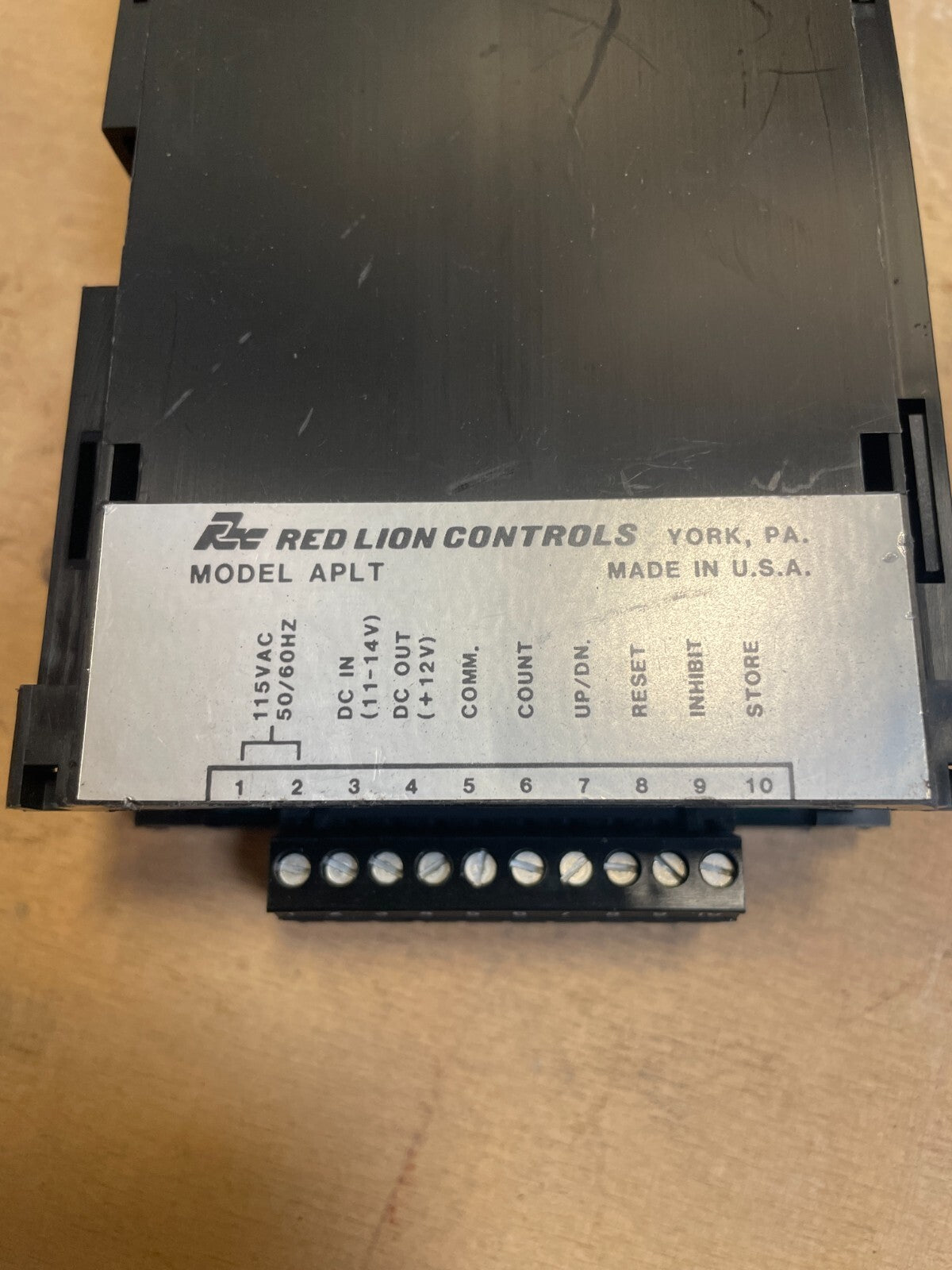 Red Lion Controls Aplt Large Digit Display 115VAC DC In/Out Totalizing Counter