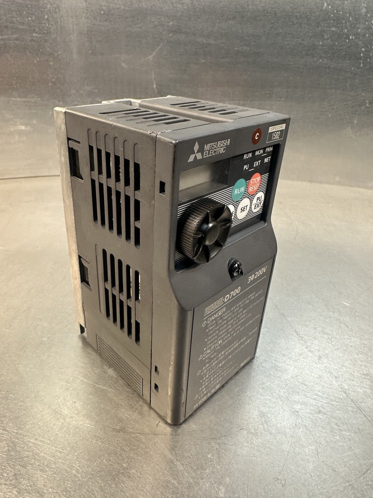 MITSUBISHI FR-D720-0.2K FREQROL-D700 inverter - EACH - (BIN-1.5.1)