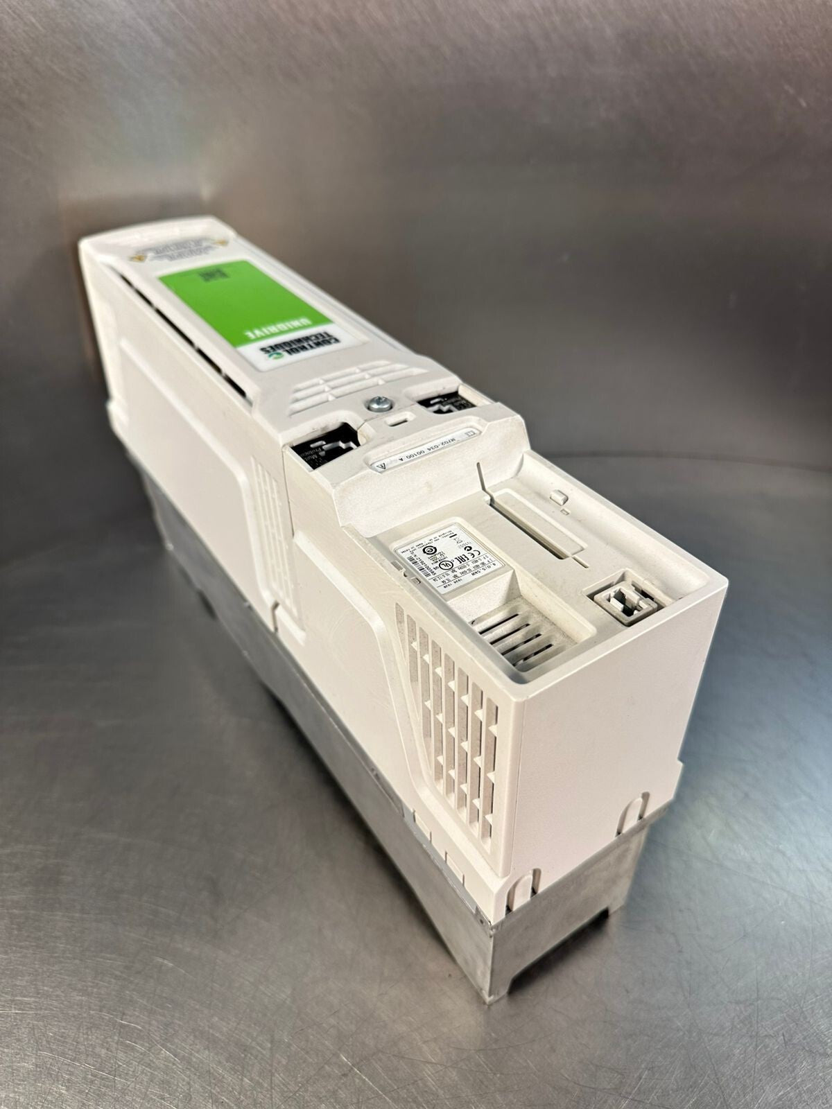 Control Techniques Unidrive M702-034-00100-A  4.0/5.5kw (2.4.2)