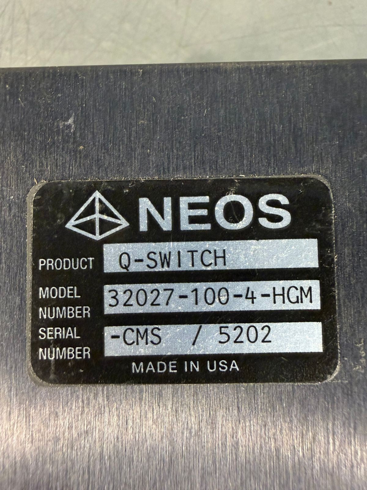 Neos Q-switch 33027-100-4  /  33027-100-4-HGM                      (7.2.3)