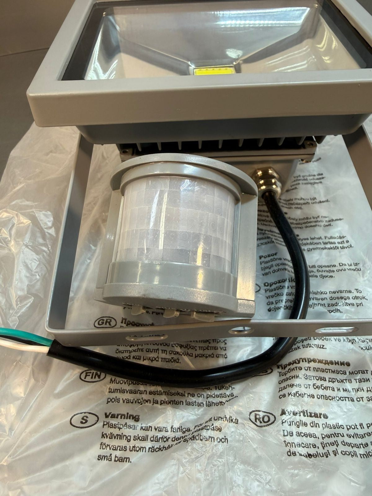 Mcm Led Work light 29-7480  120V~60Hz 20W 1440LM (6.5.1)