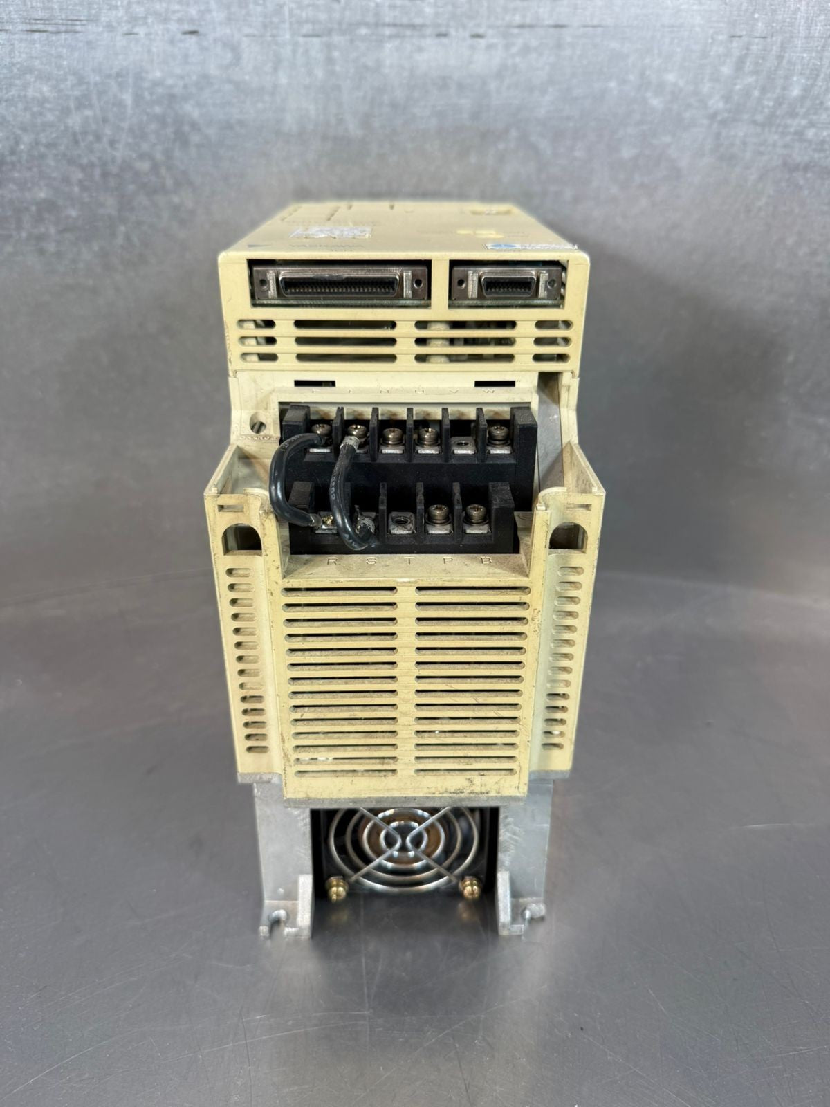 Yaskawa Servopack SGDB-15ADP                         (10.6.2)