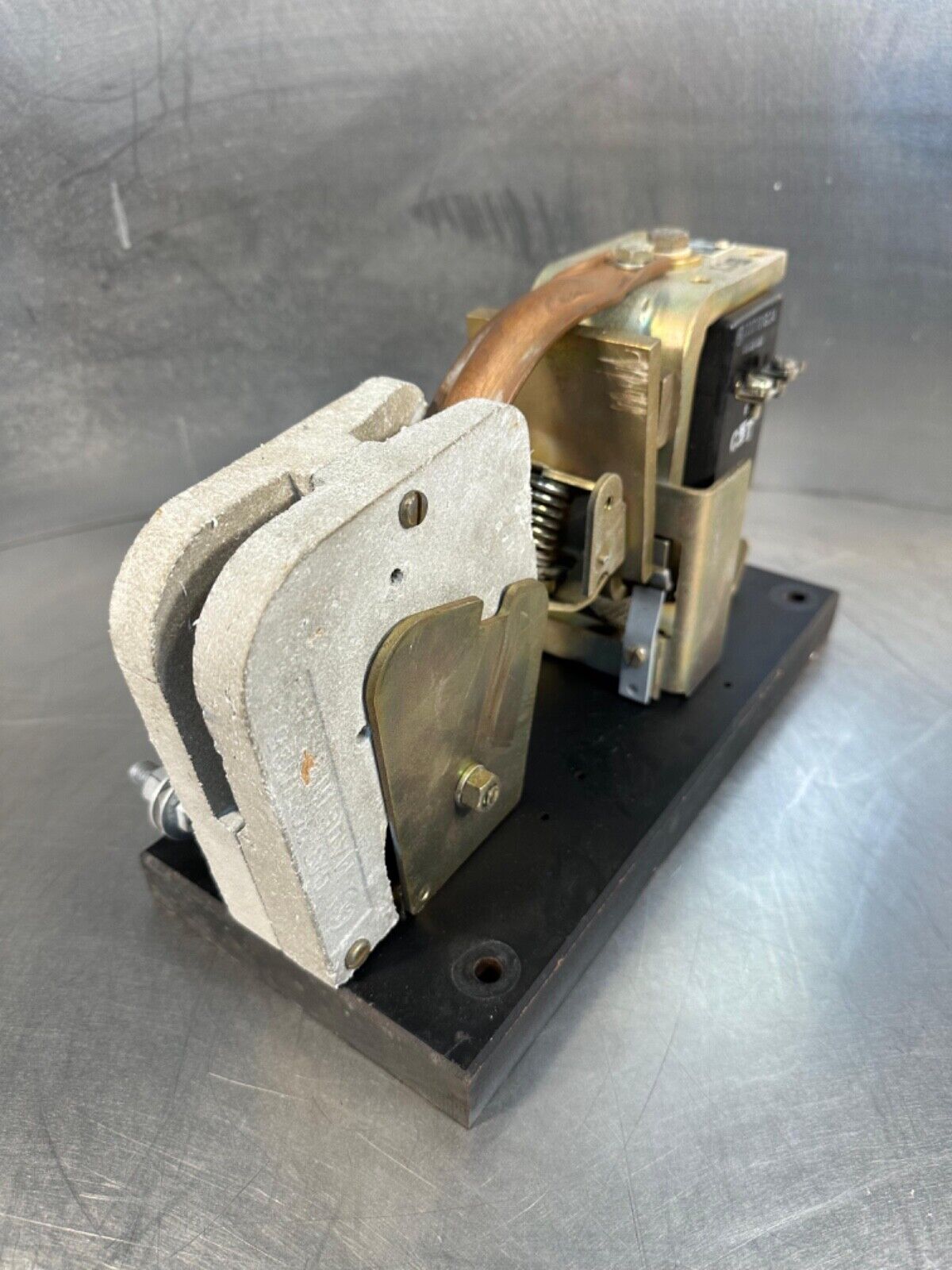 GE General Electric Y101A2  DC Contactor Relay 150 DC Amps 600V (4A-29)