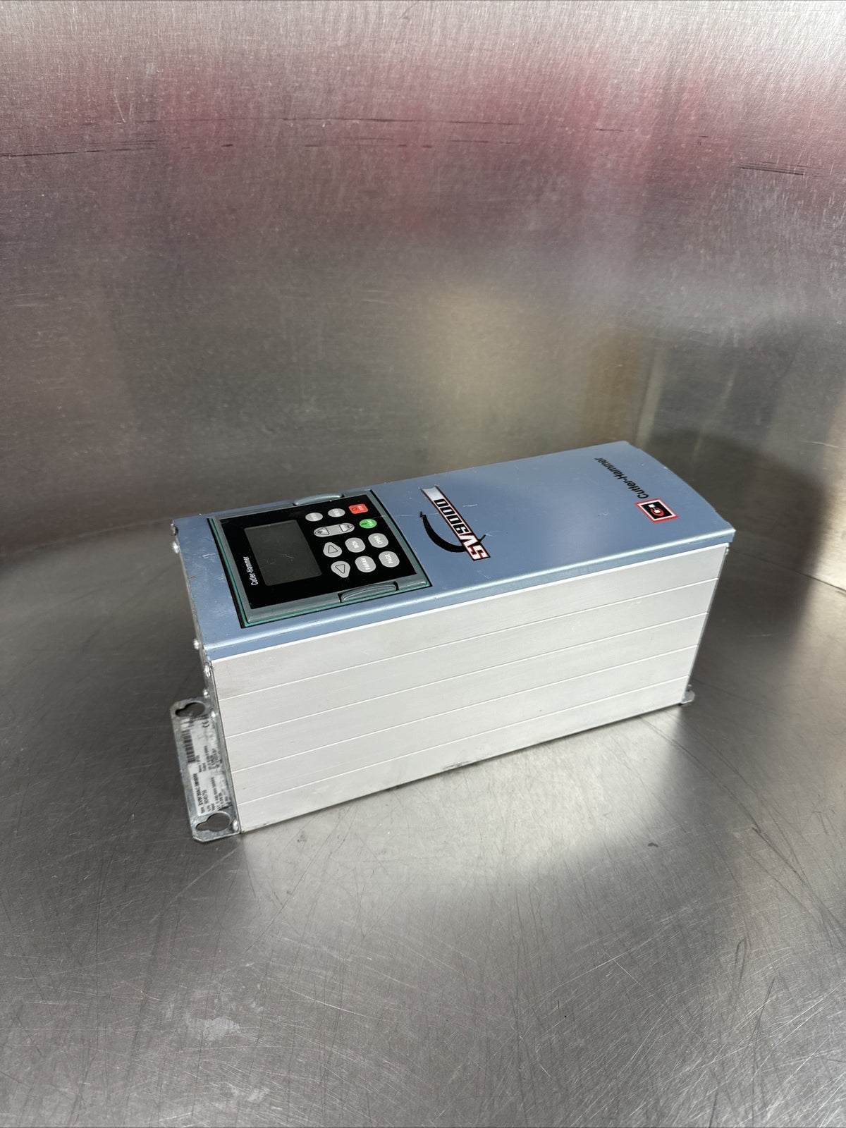 Eaton CH SV9000 SV9F30AC-5M0B00 3 HP 480vAC VFD VARIABLE FREQUENCY DRIVE @2A