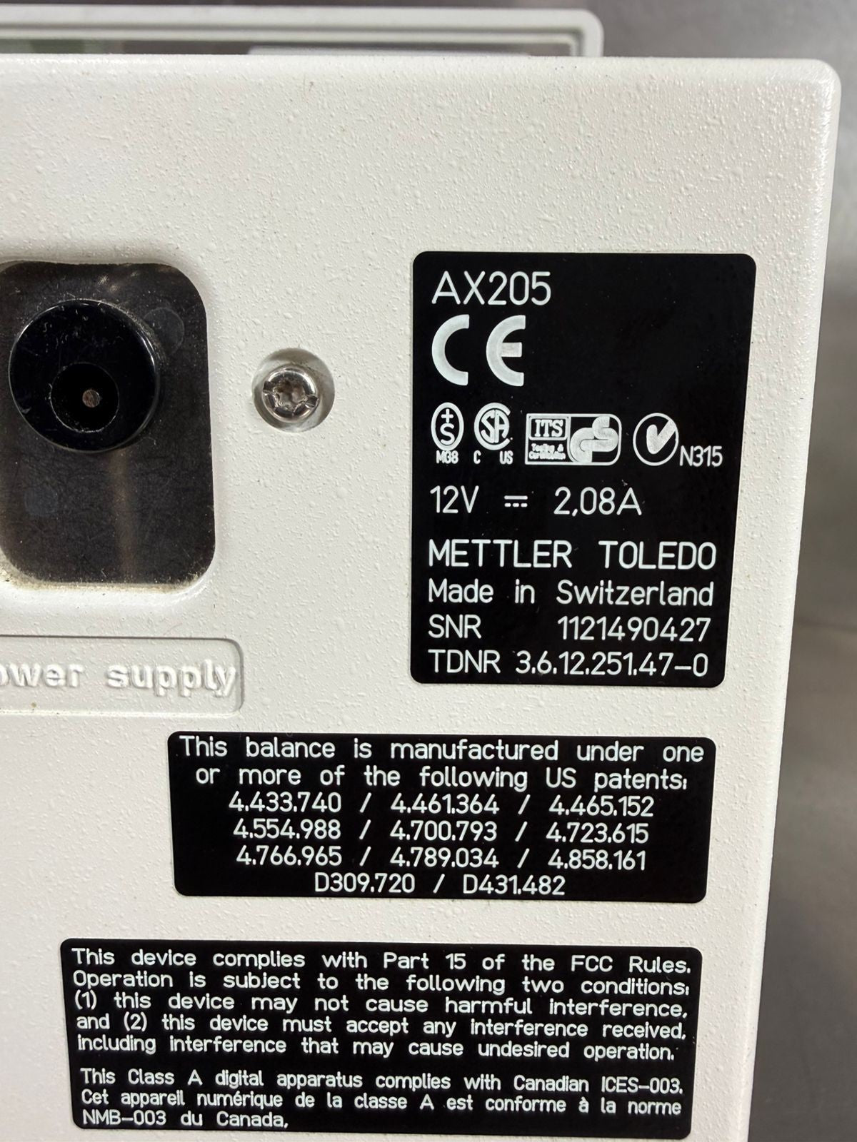Mettler Toledo AX205  Max 220g d=0,01mg  12V-2,08A                (11.4.3)