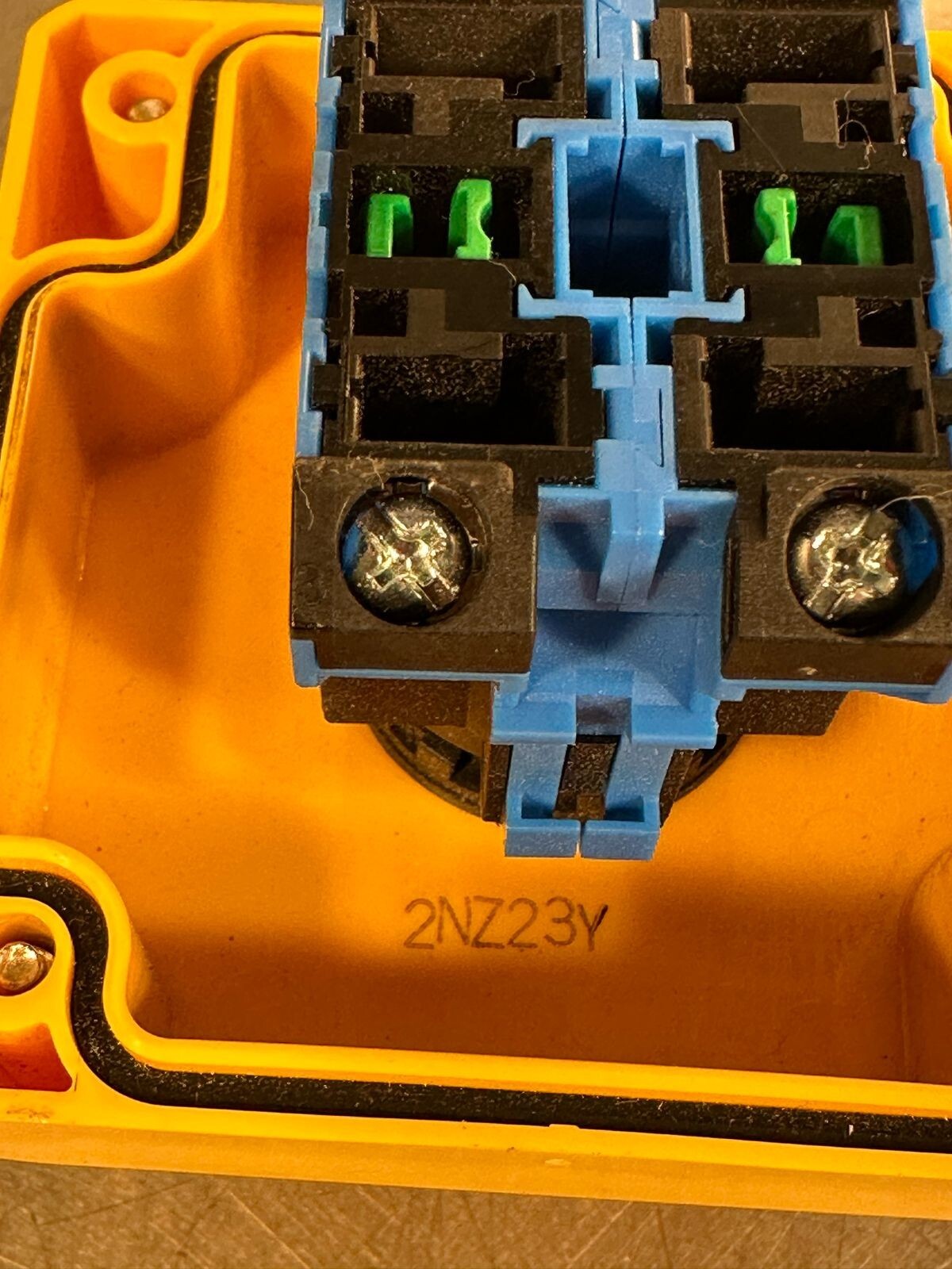  Idec A600 Button HW-U01 w/ HW-U10                           (7.2.5)