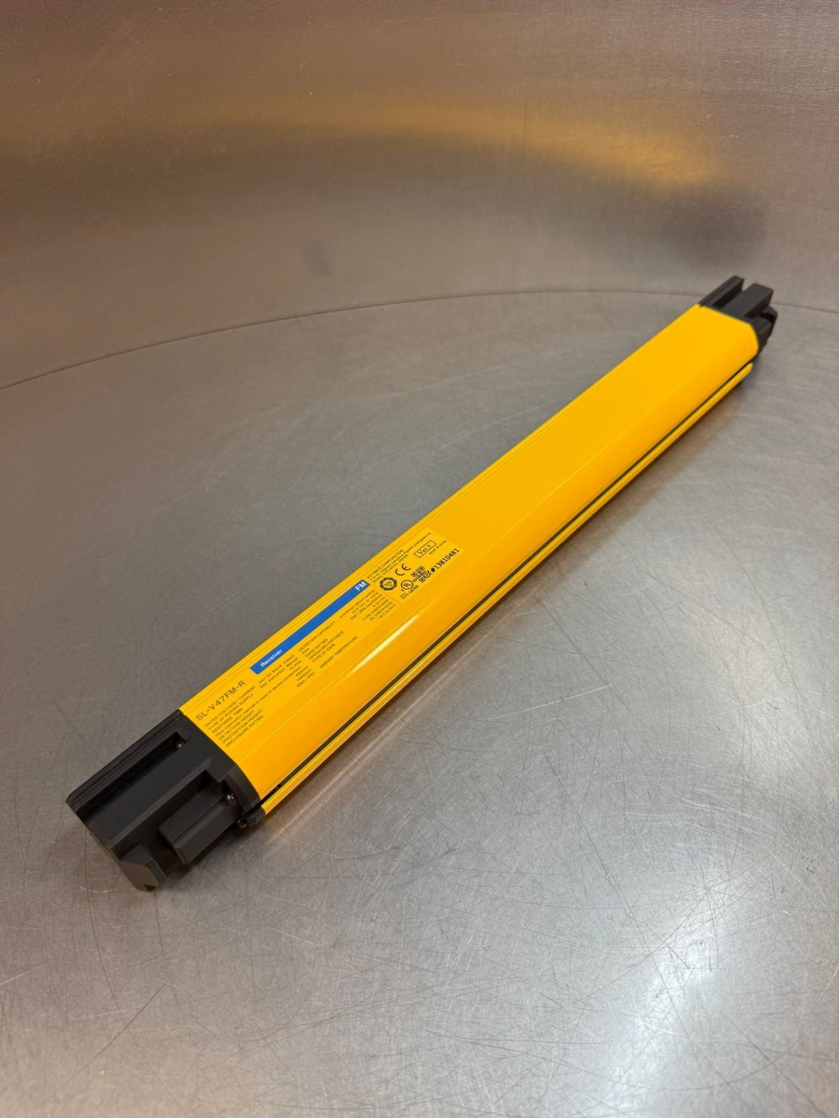 Keyence Corp SL-V47FM-R Safety Light Curtain Main Unit             (8.6.1)