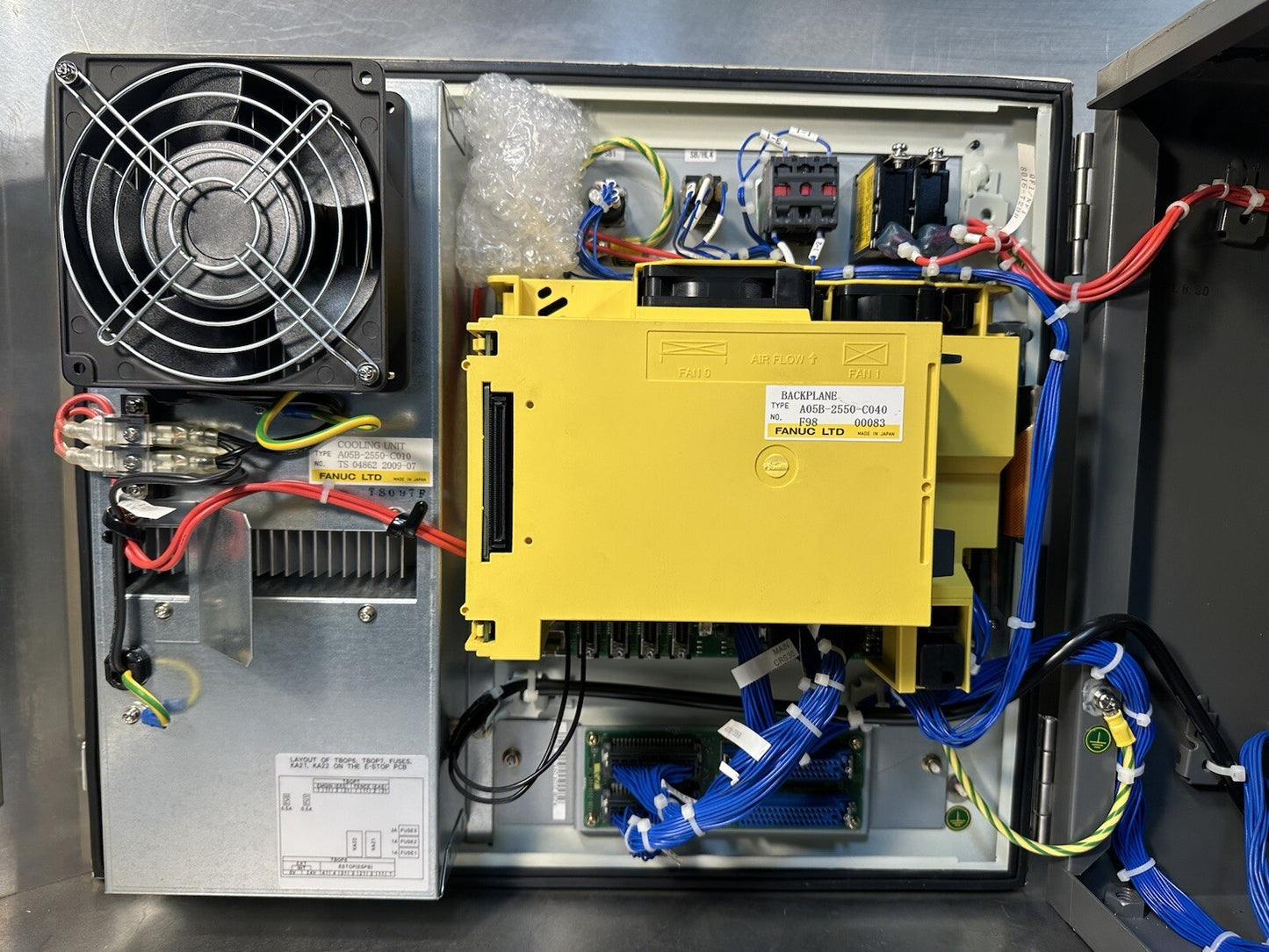 R-30ia Controller A05B-2551-B160 (Fanuc 200ic Industrial Robot)      (BIN-1.6.5)