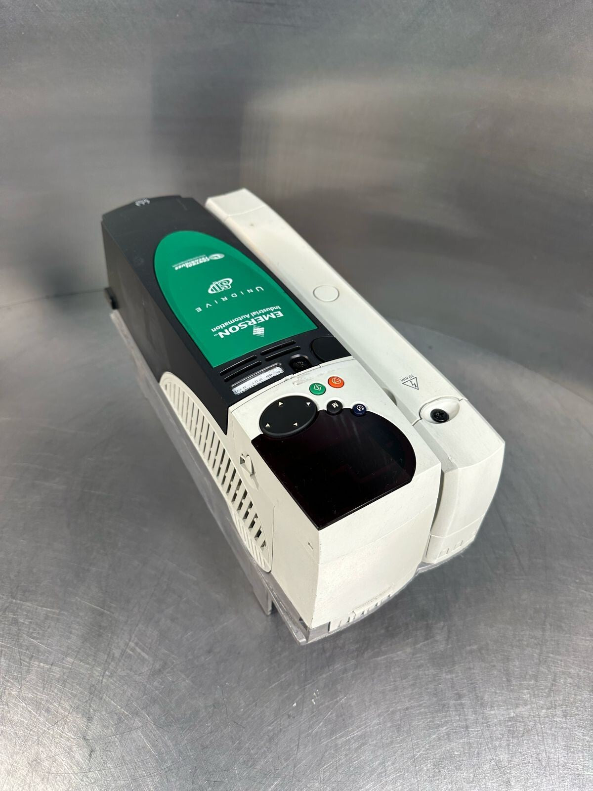 Emerson Unidrive SP2402 AC DRIVE 10.0/15.0HP 380-480V 21.0A (6.2.5)