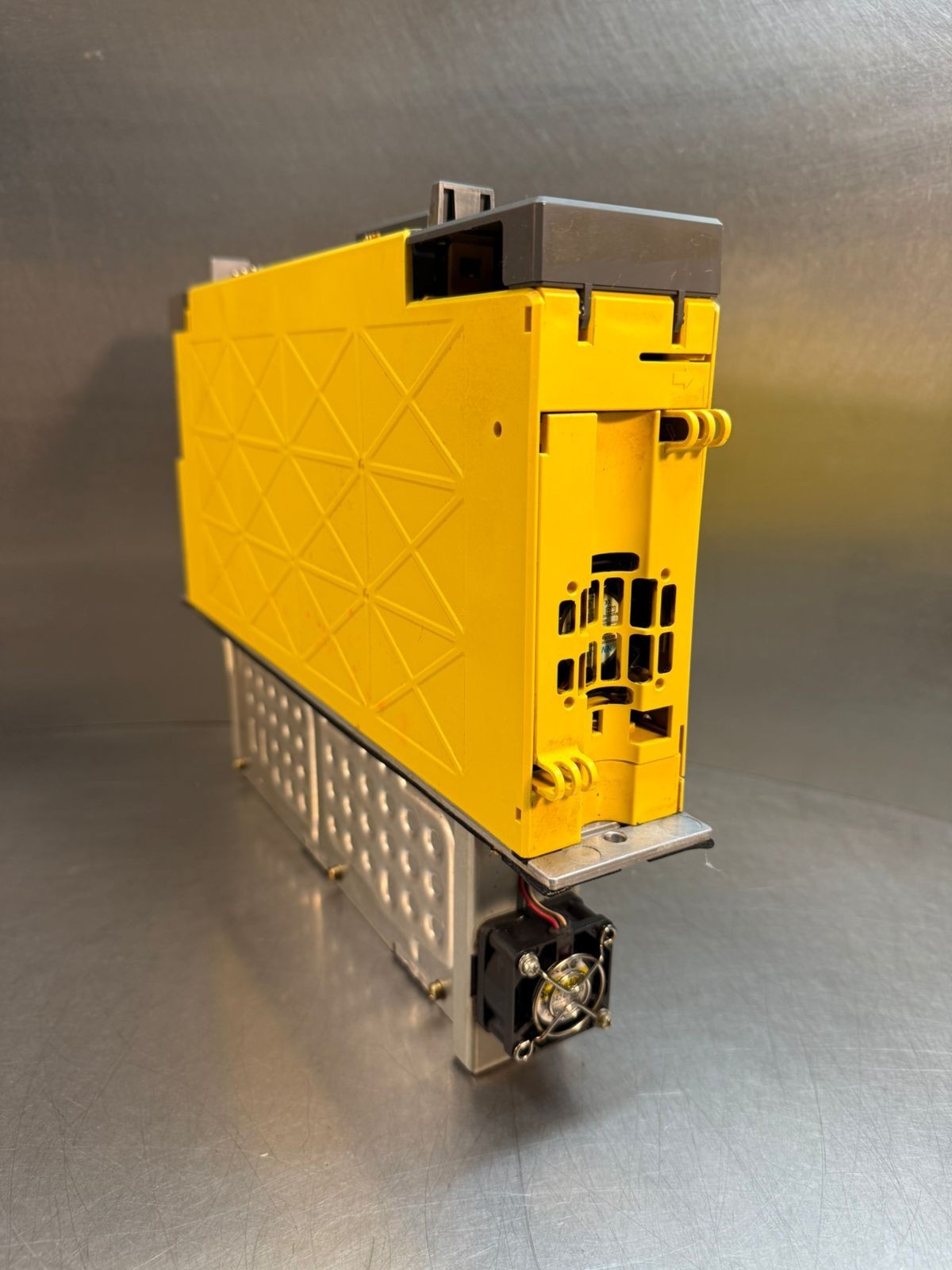 Fanuc A06B-6117-H207 Servo Amplifier                           (8.4.7)