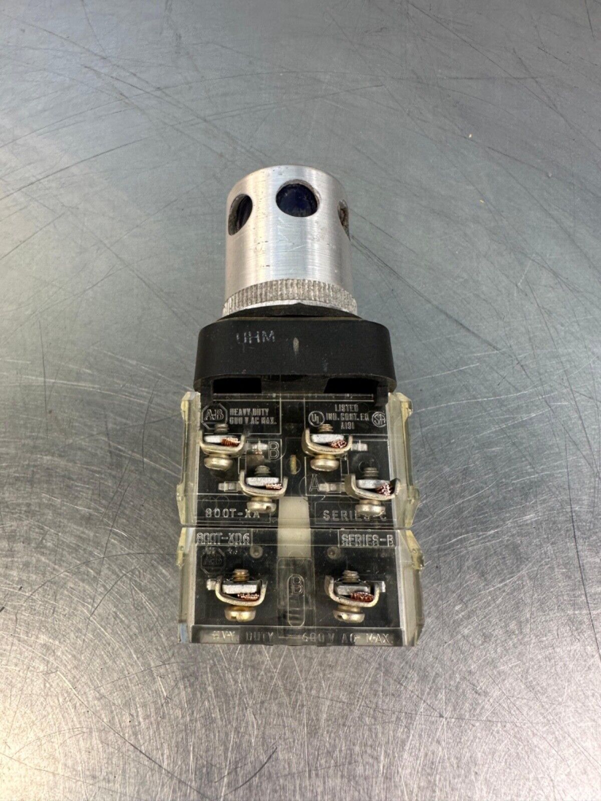 Allen Bradley 800T-PA16 Ser. N Push Blue Button 120V - 50/60 Hz (4c-40)