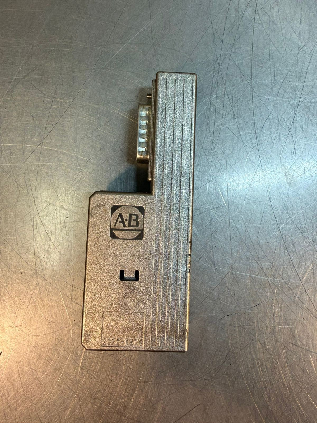 Allen Bradley 2090-K6CK I/O Connector D-Sub 26-Pin Male            (4.3.3)