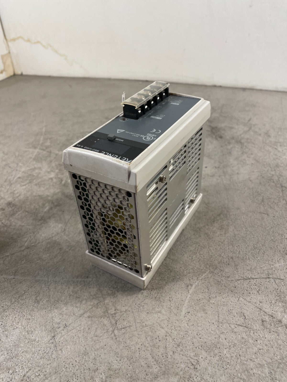 Keyence MS2-H150  24V DC 6.5A Output 150W Compact Switching Power Supply @3.3.5