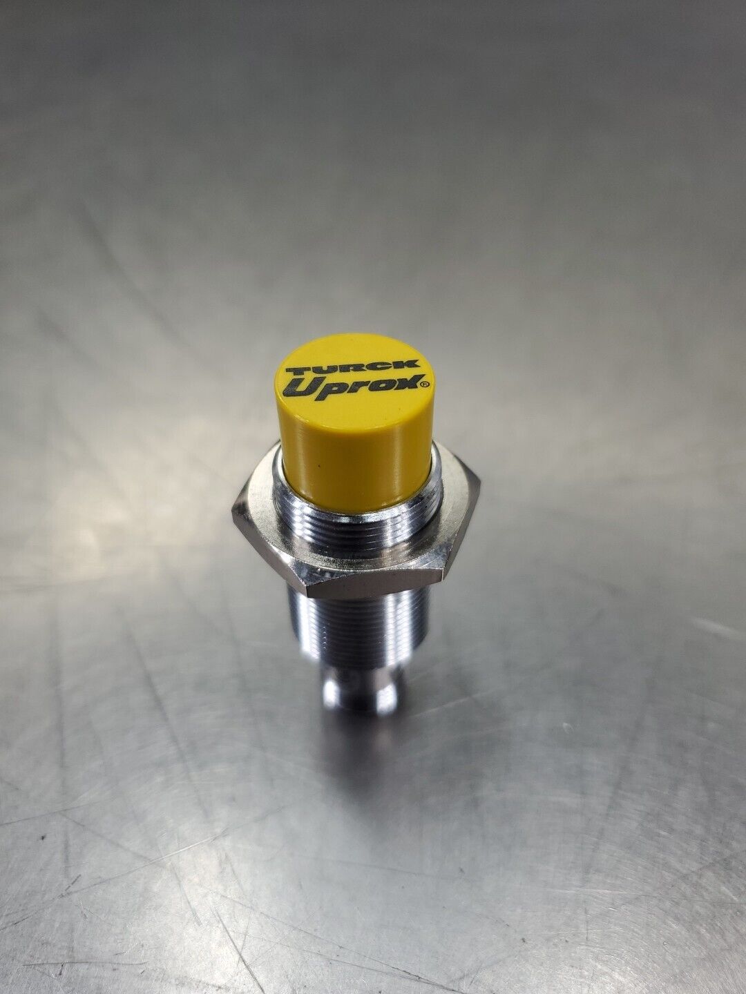 Turck Ni12U-M18-AP6X-H1141 Inductive Proximity Sensor, 10-30VDC 200mA.     5E-17