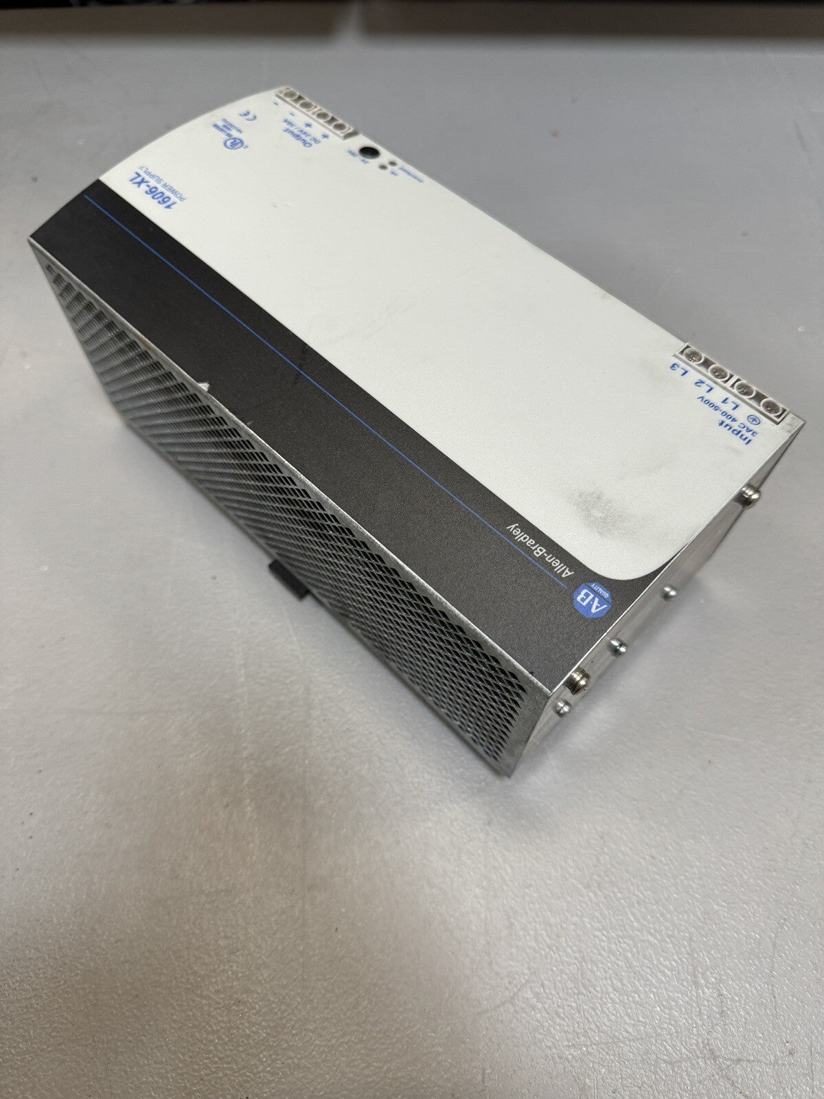Allen Bradley 1606-XL720E-3 /A AC/DC  720W 24-28V 3PH 480V AC Input @2B(BIN3.5.2