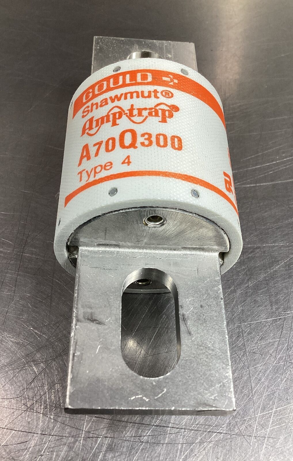 GOULD SHAWMUT  A70Q300-4  FUSE 300 AMPS 700VAC AMP TRAP      4C-34