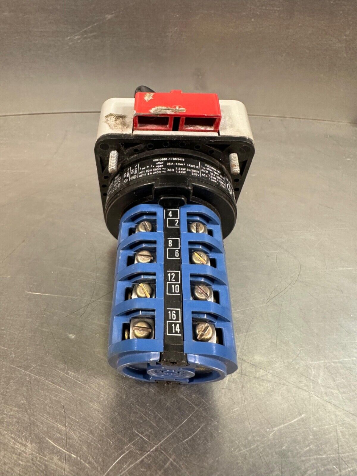 Kraus e Naimer Rotary Switch VDE 0660-1/BS5419 (4c-39)