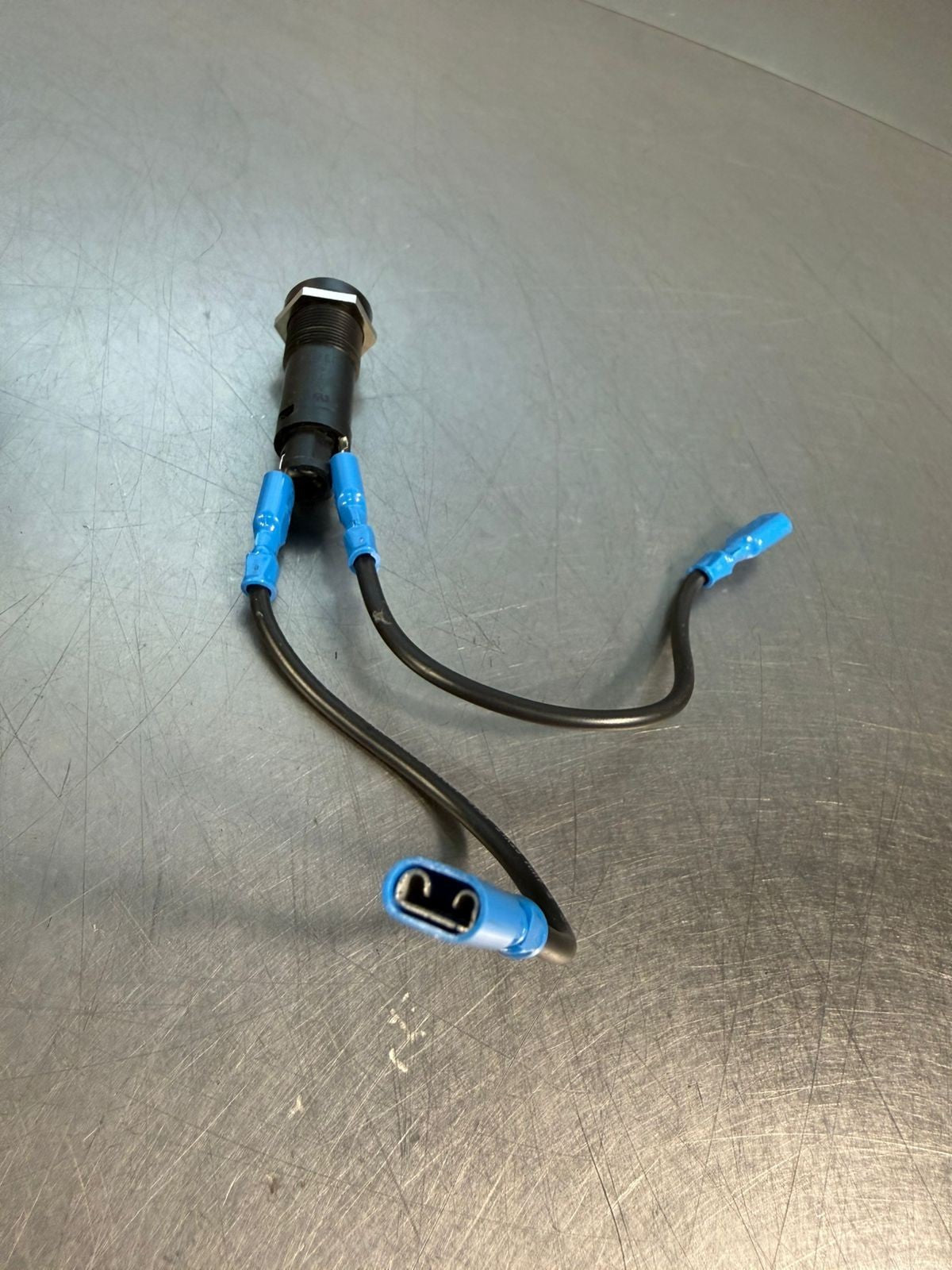 Panel Mount Fuse Holder with Spade Terminals Fec 500V 4W/10A - 600v 20A (9.3.1)