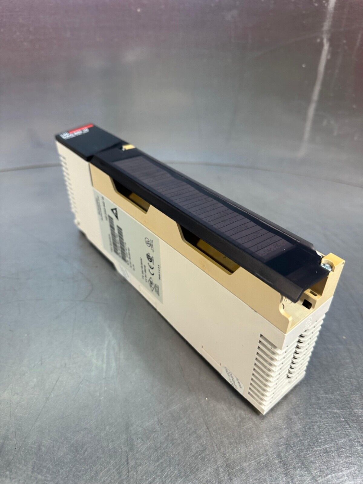 Schneider - 140 DAO84210 Output Module, 115-230VAC, (3B-29)