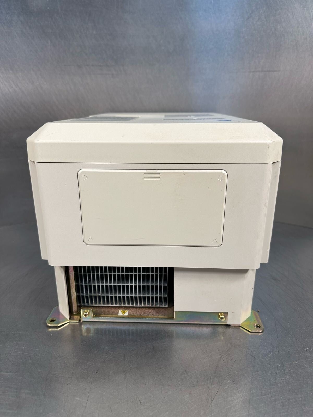 Yaskawa CIMR-R5U4018 AC Drive SPEC 40181A                 (8.4.3)