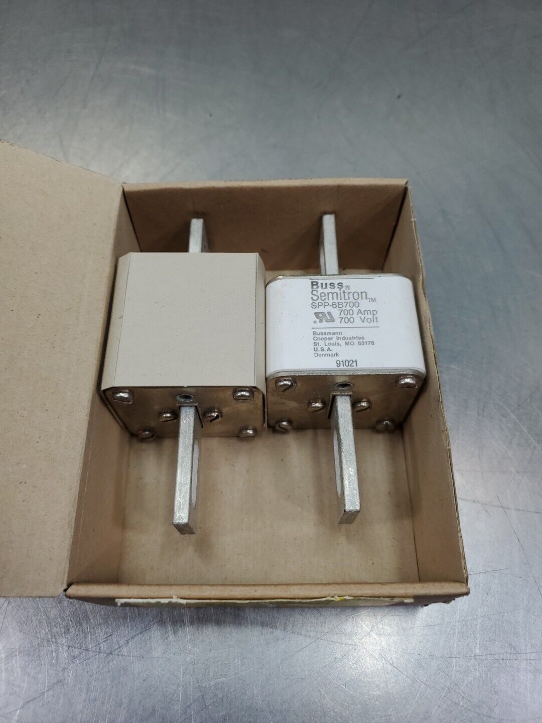 BUSS SEMITRON SPP-6B700 Fuse, 700 AMP 700 VOLT Lot of 2.                   4C-34