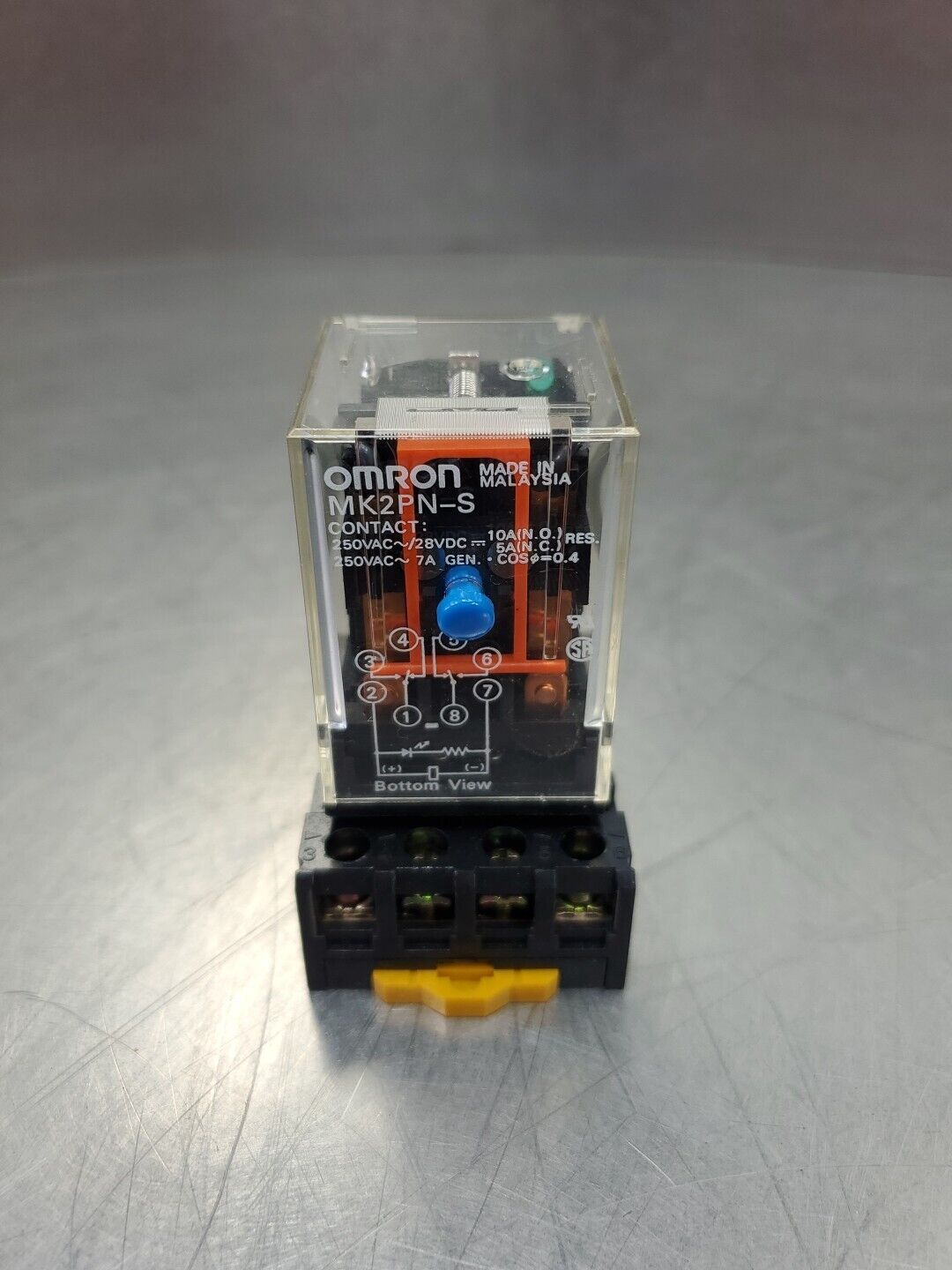 Omron MK2PN-S Cube Relay, Coil: 120VAC, Rating: 250VAC 28VDC 10A.          4E-35
