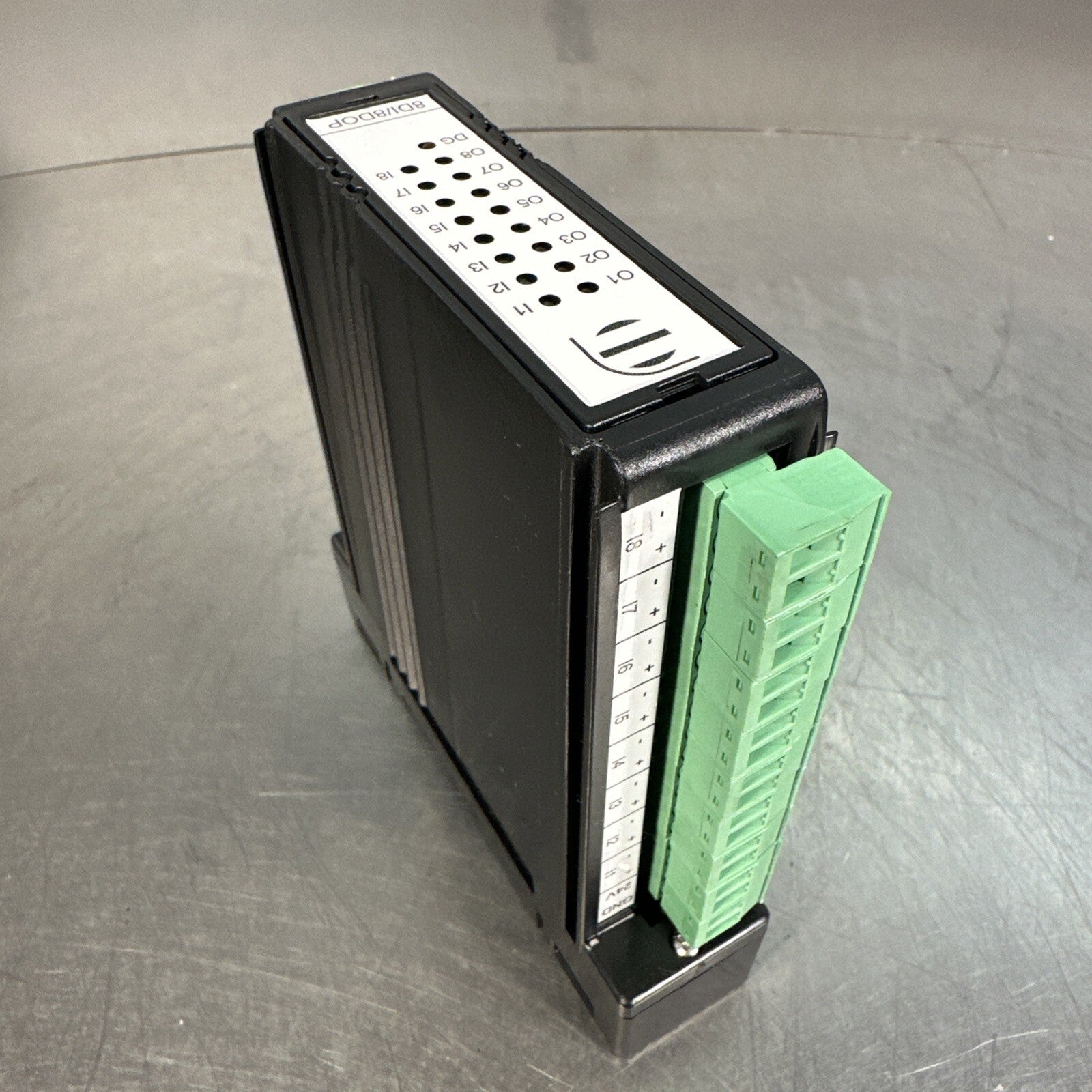 Tecnint HTE MD-DI08DOP08 Modular I/0 System.                   (5.4.1)