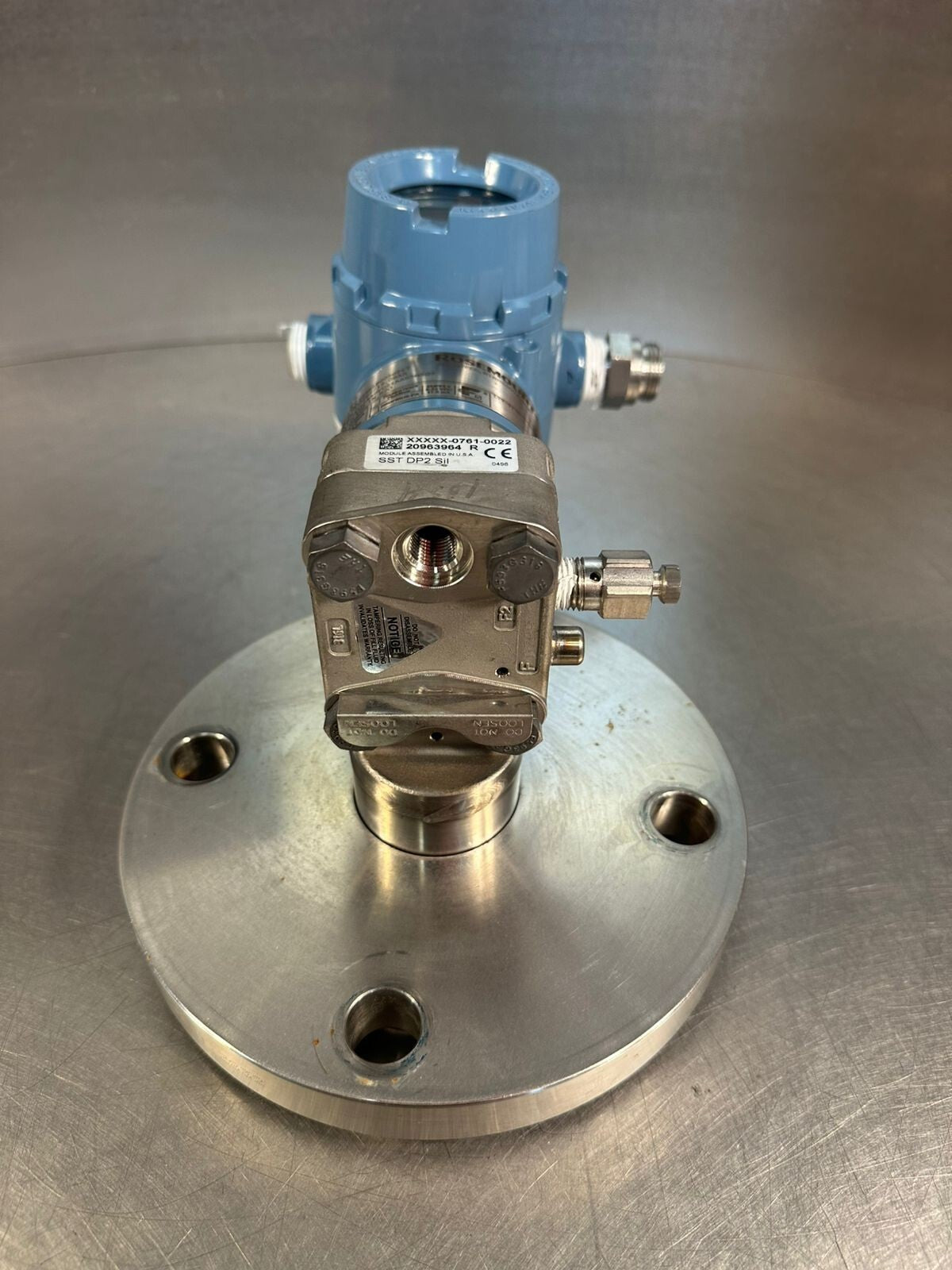 Rosemount 3051L2AA0FD21AAE5M5Q4 275PSI/19.0Bar                           (6.4.4)