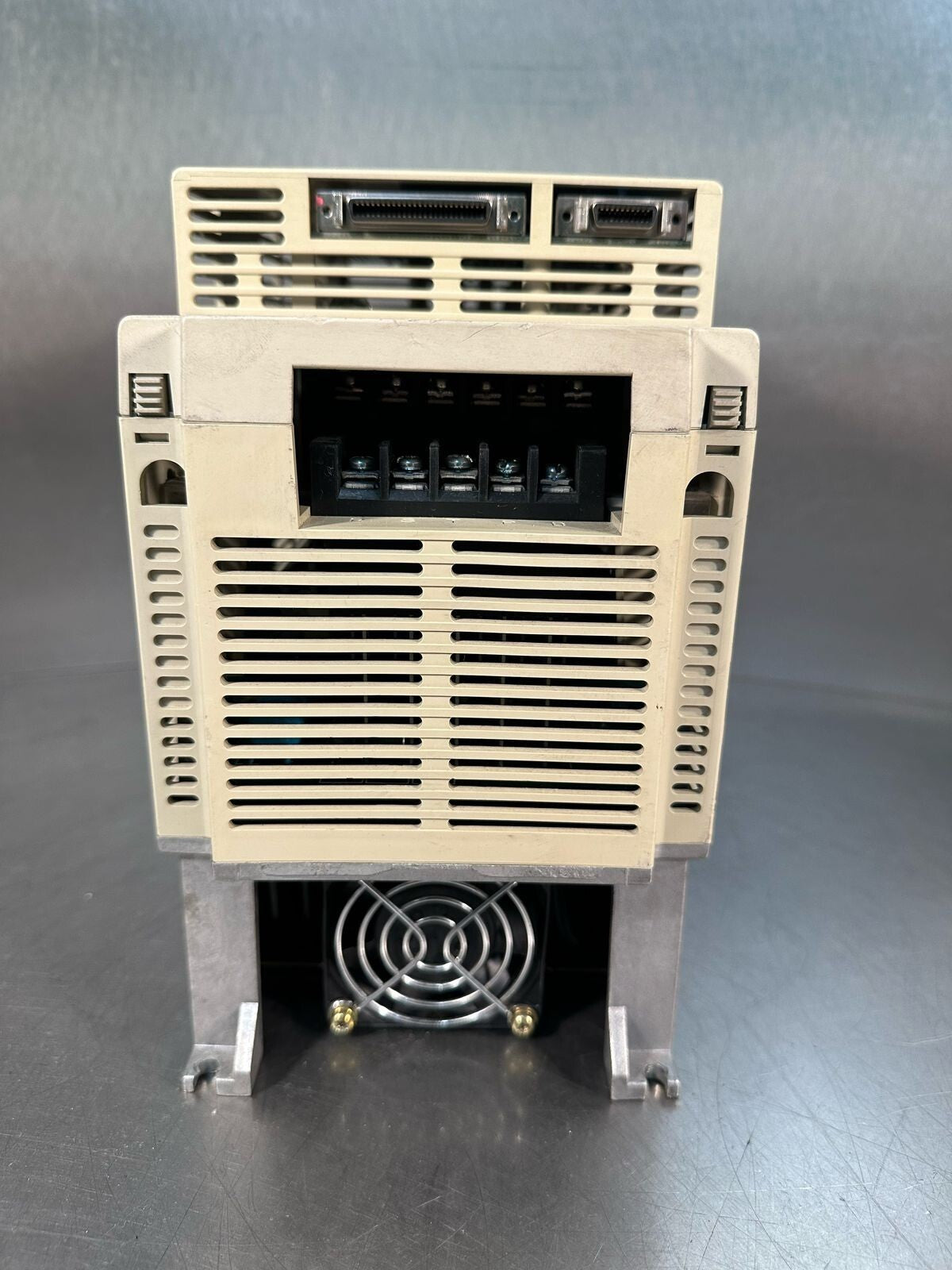 Yaskawa SERVOPACK SGDB-20ADG / SGDB20ADG 1.8KW 16.7A 2.41HP (4.6.2)