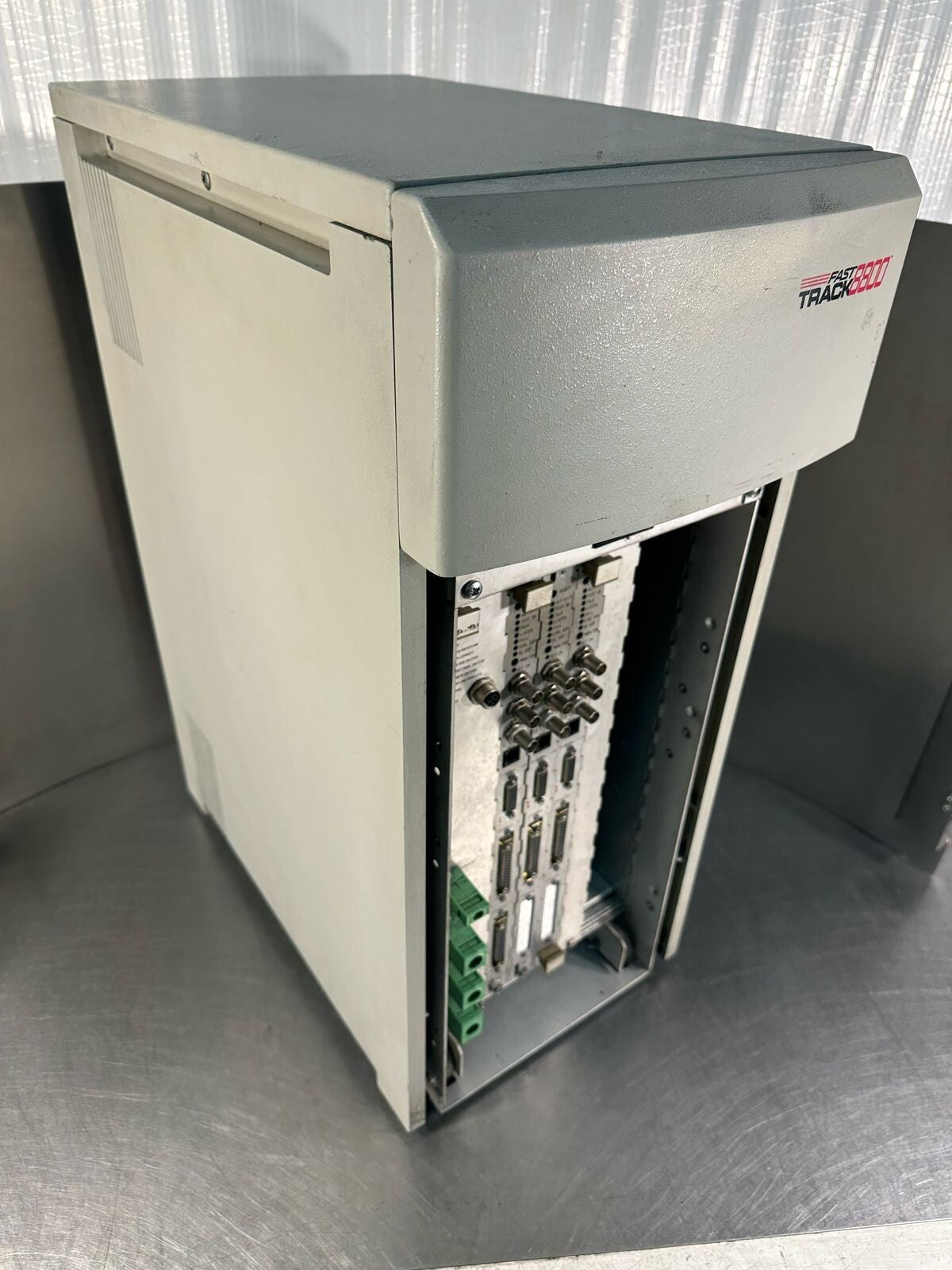 Instron FastTrack 8800 Series Serv Controller Fatigue Tensile Tester     (5.6.4)