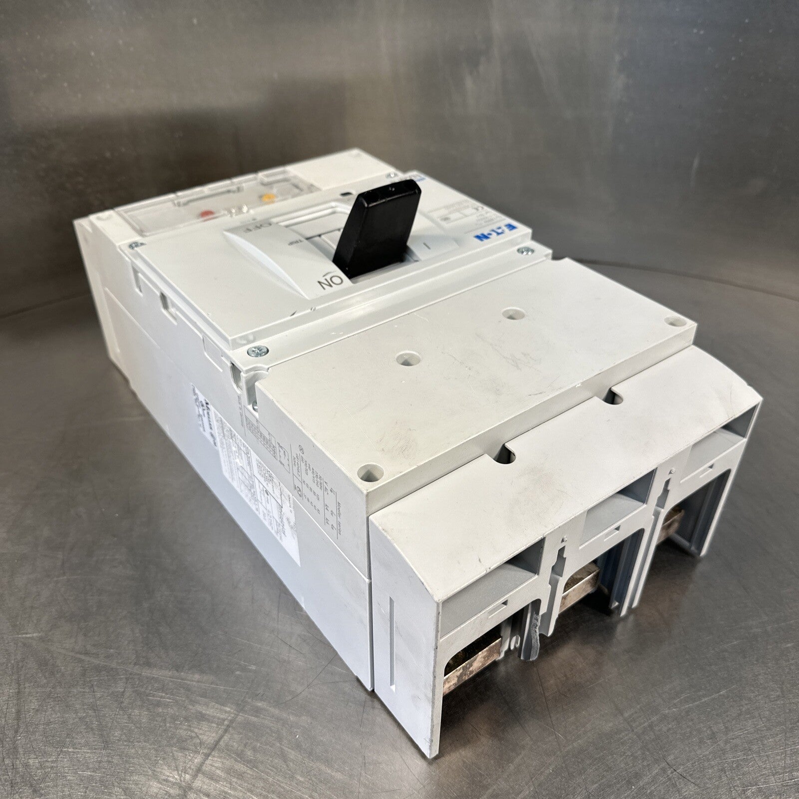 EATON NZM 4 Circuit Breaker NZMH4-AE-VE (BIN-2.5.5)