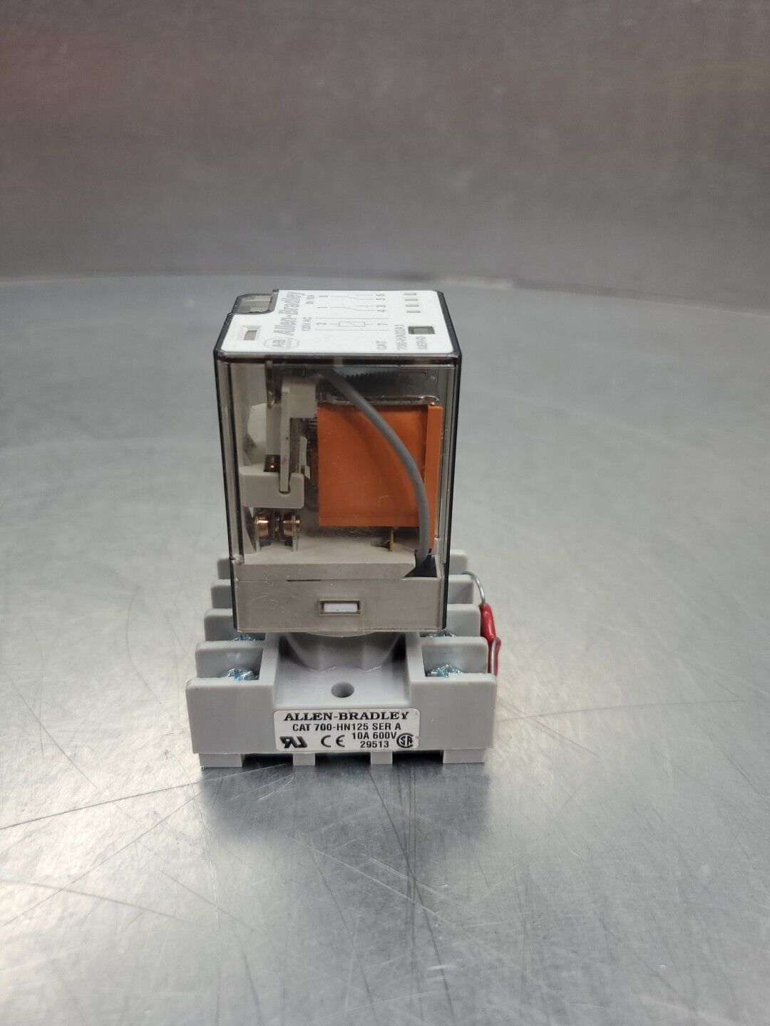 Allen-Bradley 700-HA32A1 Relay, w/700-HN125 AB Base.                       4E-34