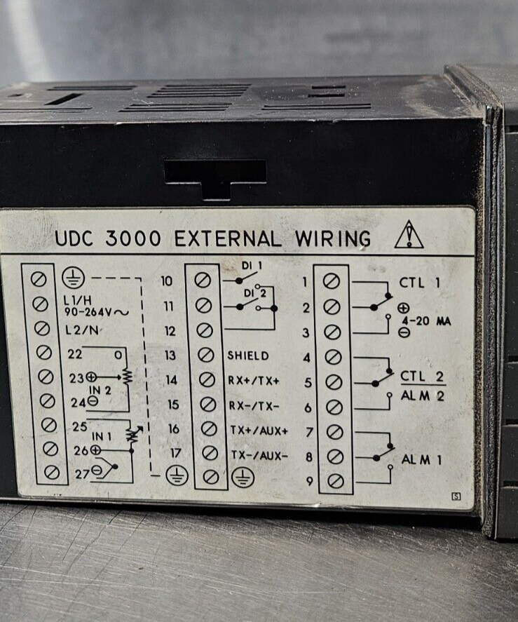 Honeywell UDC3000 Universal Digital Limit Controller                    (BIN632)