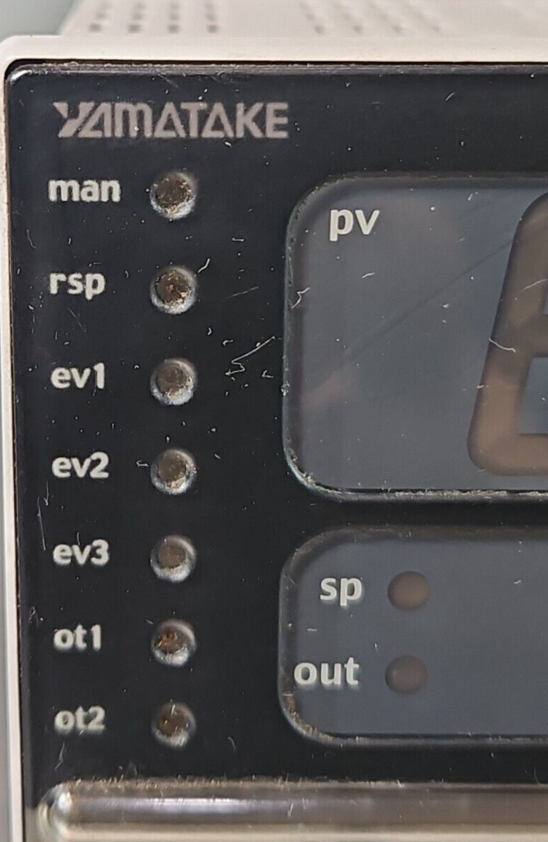 AZBIL YAMATAKE SDC36 C36TC0UA12K0 Digital indicating controller          loc4B11