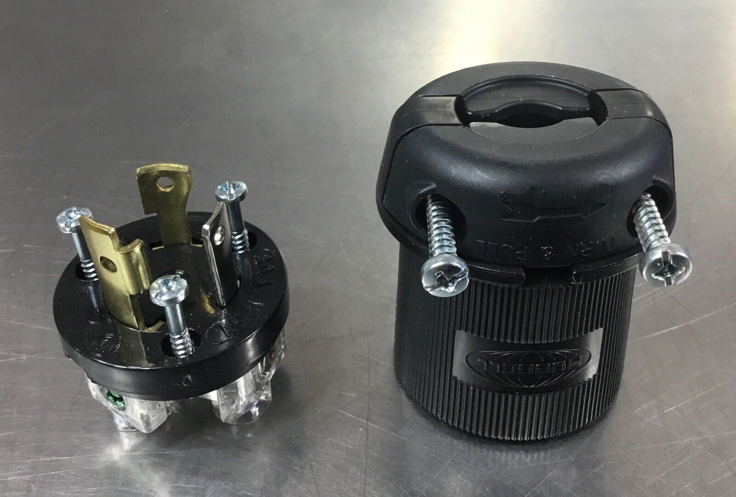 HUBBELL HBL2611BK TWIST-LOCK PLUG, 30A 125V 2P 3W GROUNDING       4E-36