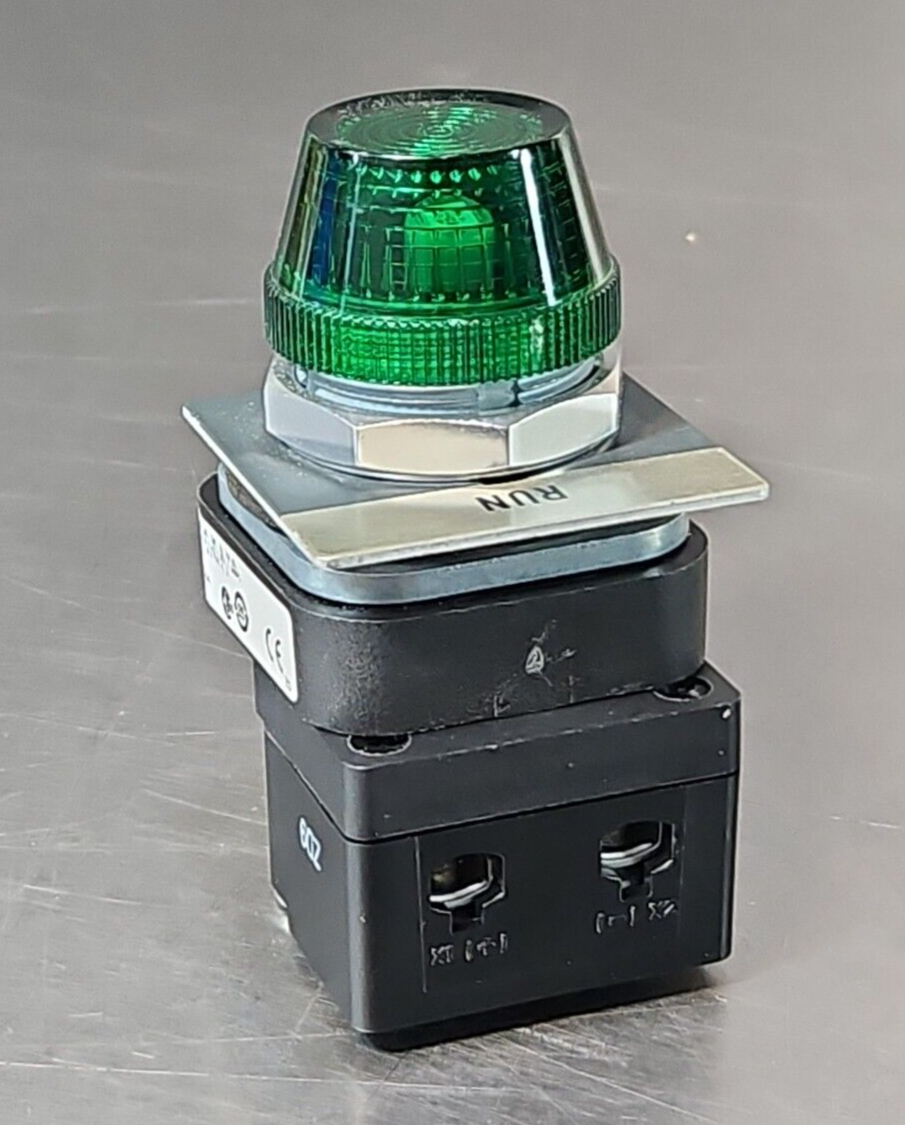 Allen Bradley 800T-QH2G Ser V green Pilot Light12-130V Ac/DC             Loc4C19