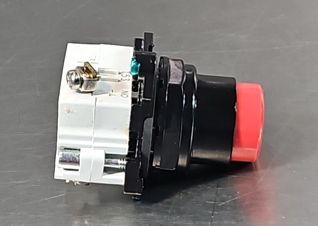 Eaton E34EB2-53X Extended button red                                   Loc4E25